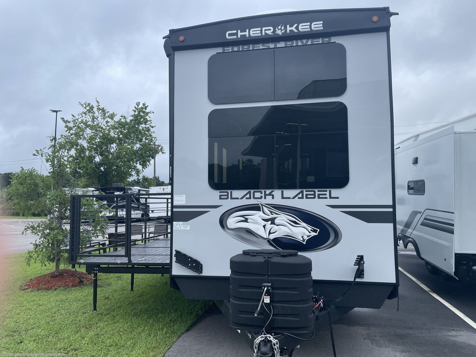 New 2026 Forest River Cherokee Timberwolf Black Label 27MDKBL available in Ladson, South Carolina