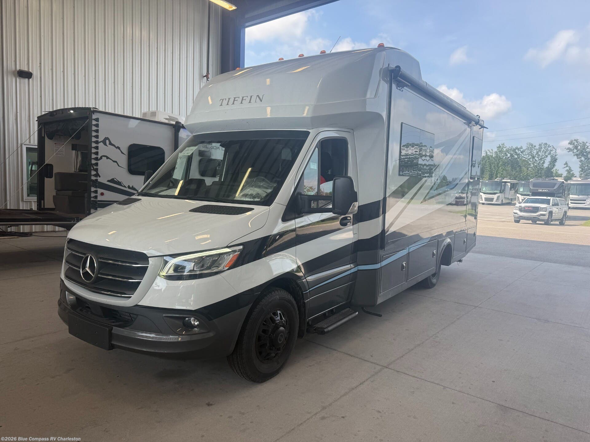 New 2027 Tiffin Wayfarer 25 RW available in Ladson, South Carolina