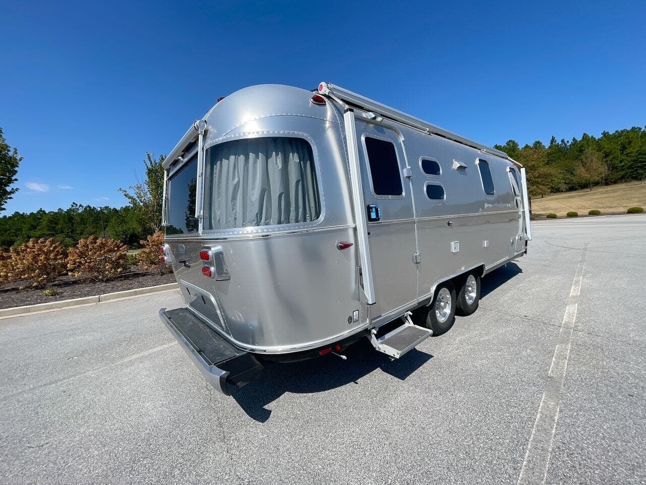 New 2026 Airstream Globetrotter 25FBT available in Colfax, North Carolina