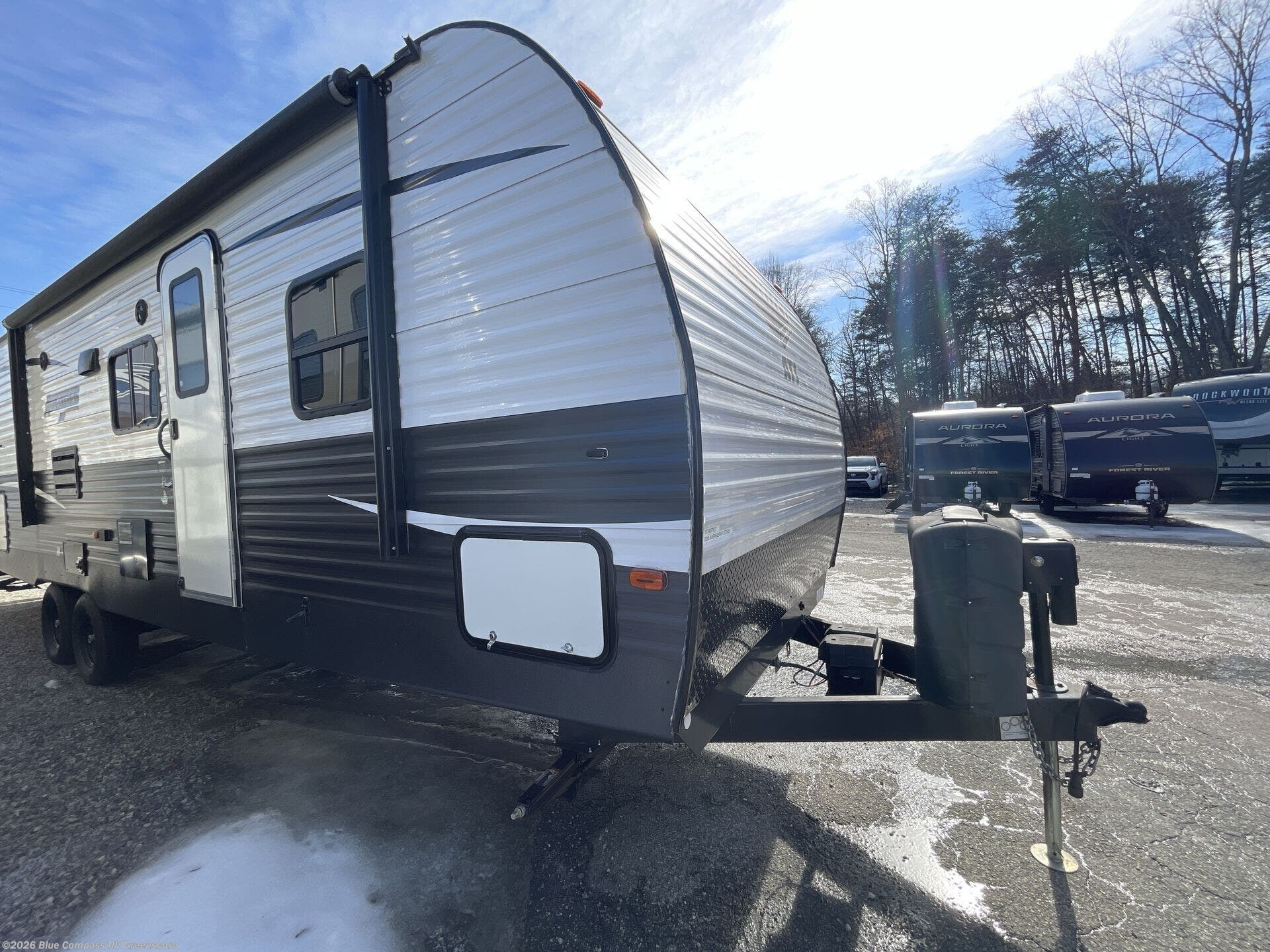 2019 Avenger 27DBS by Prime Time from Blue Compass RV Greensboro in Colfax, North Carolina