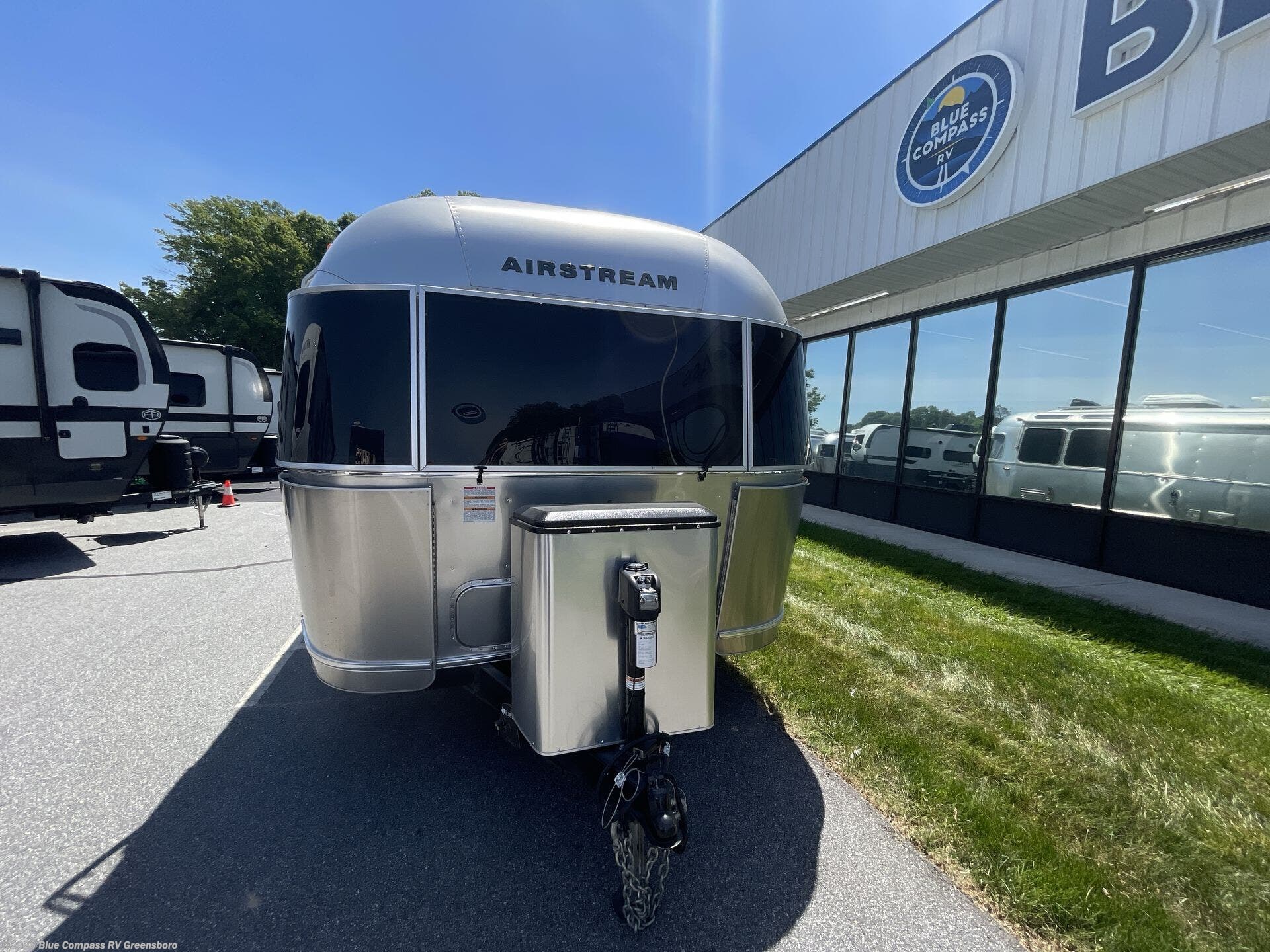 Used 2022 Airstream Flying Cloud 25FB Twin available in Colfax, North Carolina