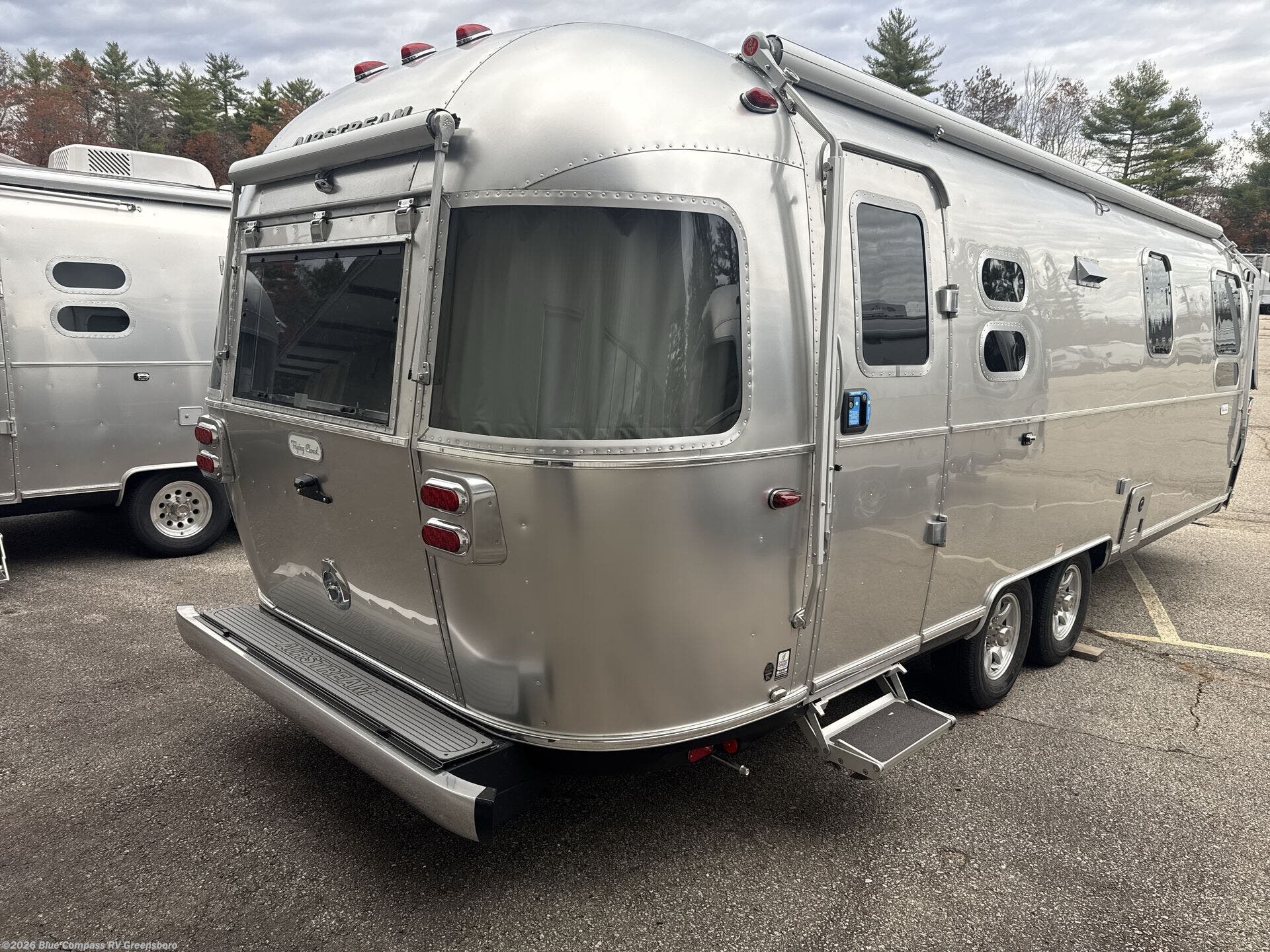 New 2026 Airstream Flying Cloud 27FB available in Colfax, North Carolina