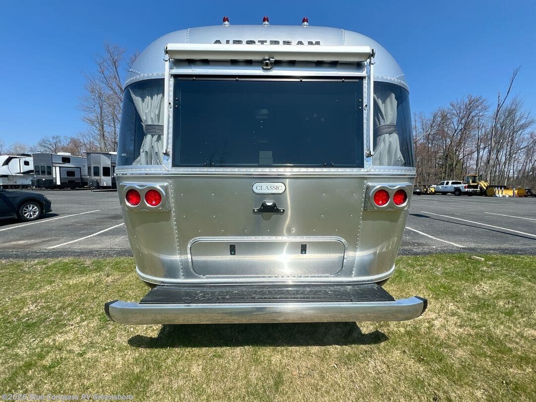 2026 Classic 28RB Twin by Airstream from Blue Compass RV Greensboro in Colfax, North Carolina