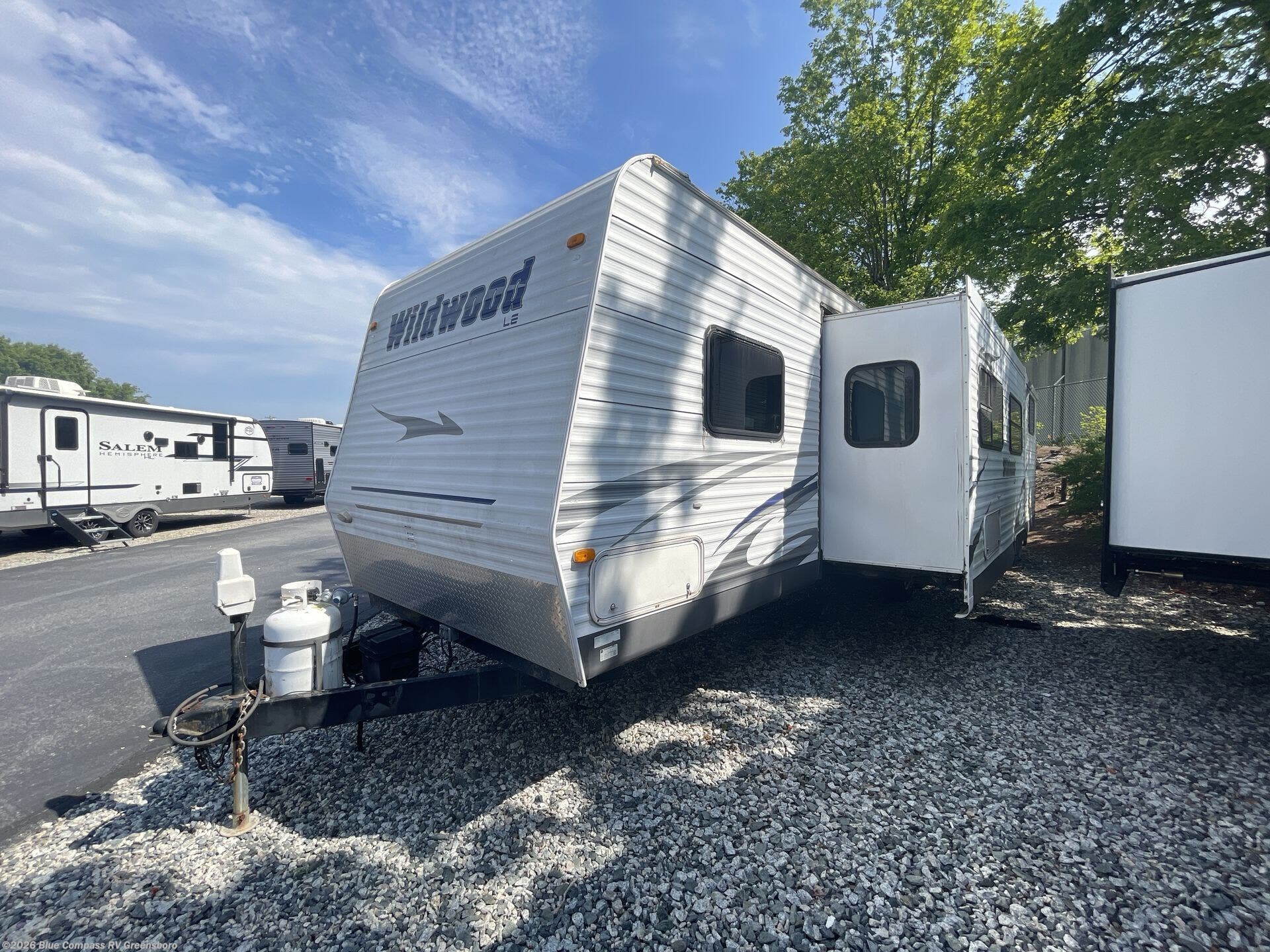 2006 Wildwood LE 30BHBS LE by Forest River from Blue Compass RV Greensboro in Colfax, North Carolina