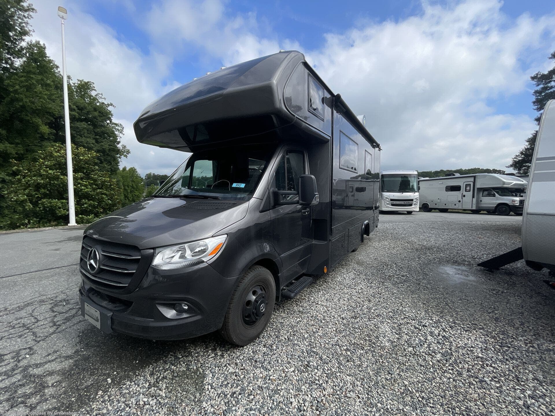 2025 isata 3 24SSSFXM by Dynamax Corp from Blue Compass RV Greensboro in Colfax, North Carolina