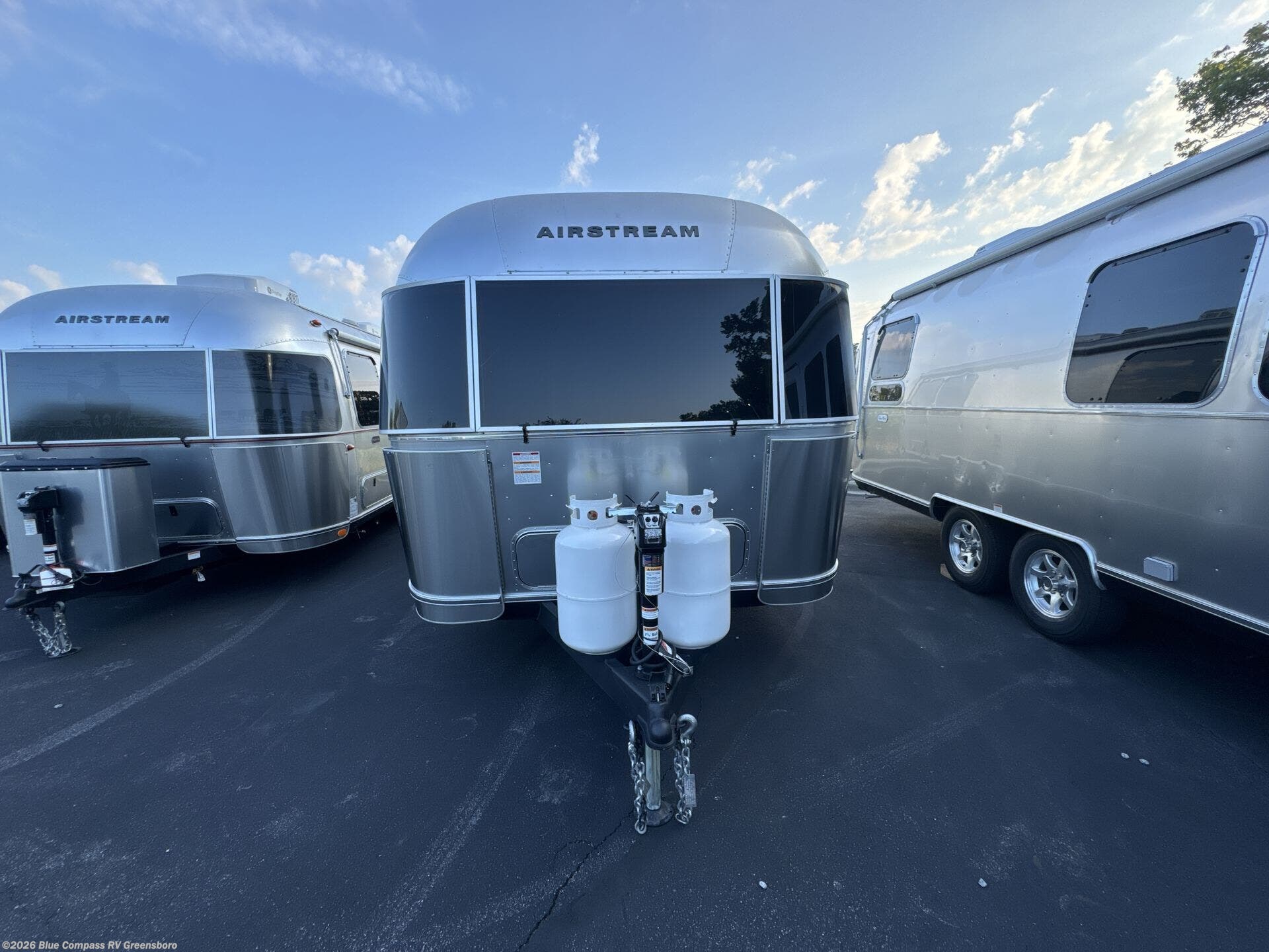 2027 Flying Cloud 25FB Twin by Airstream from Blue Compass RV Greensboro in Colfax, North Carolina
