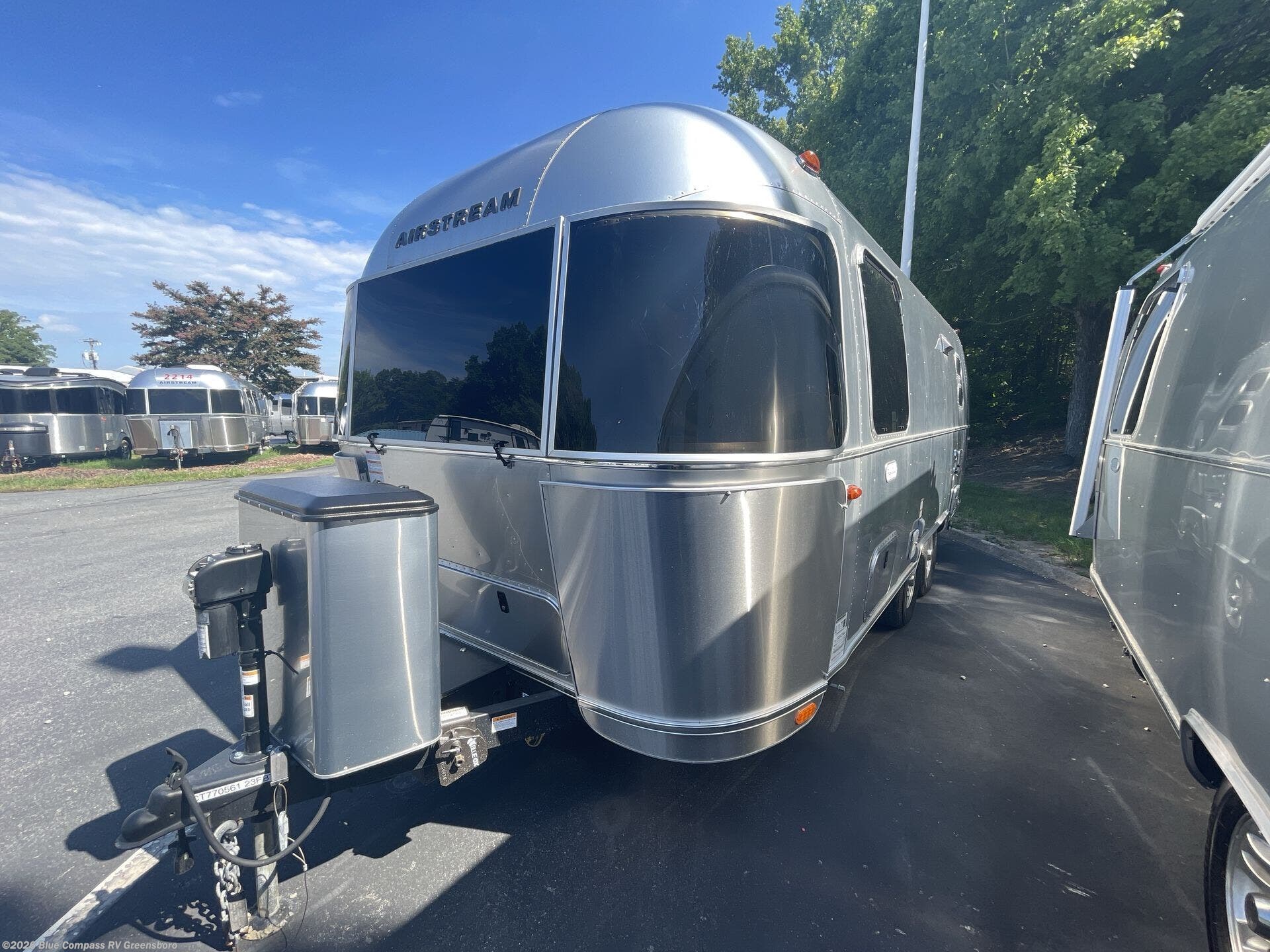 2025 Flying Cloud 23FBT by Airstream from Blue Compass RV Greensboro in Colfax, North Carolina