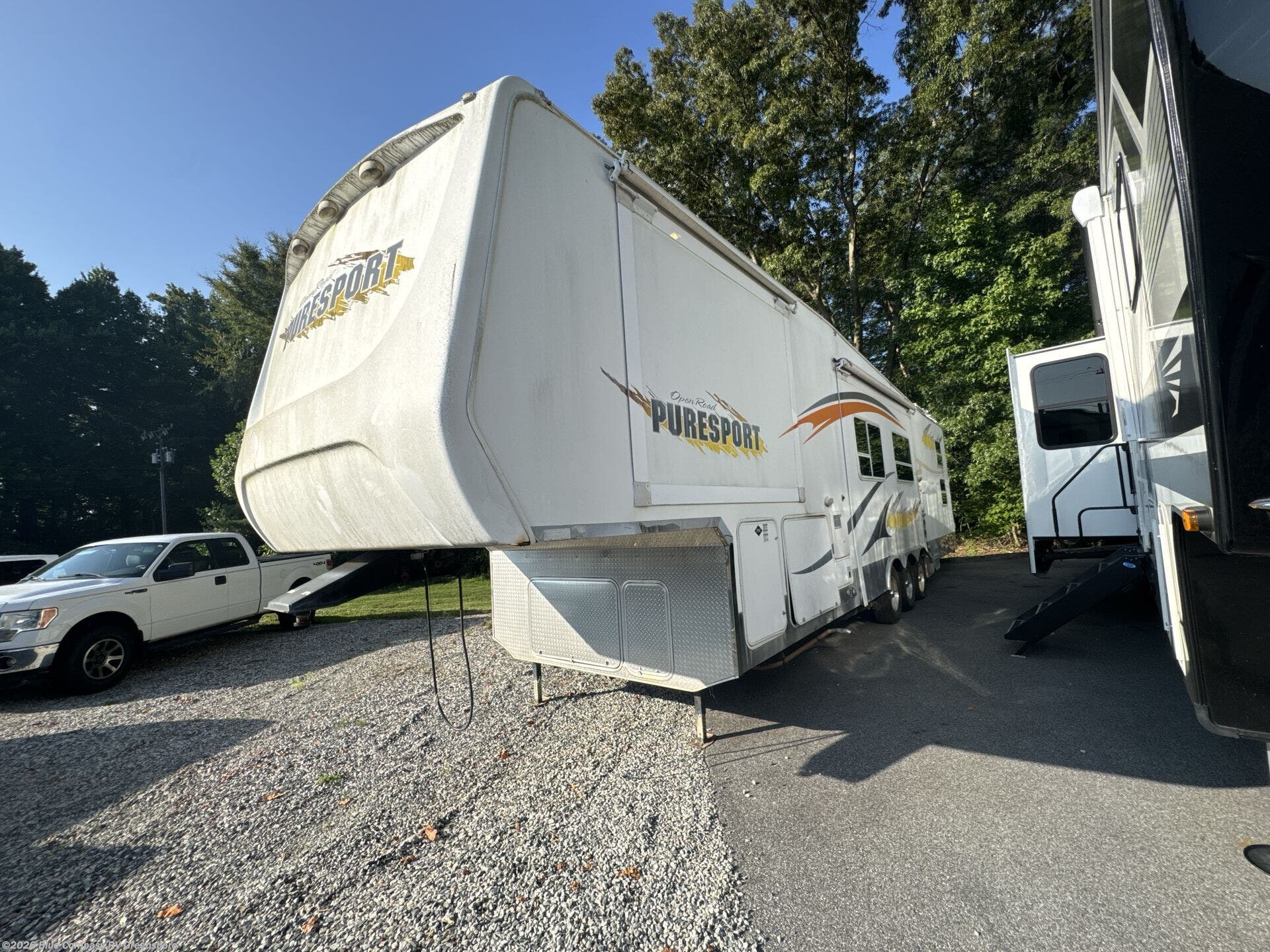 2006 Puresport 2812 by Pilgrim International from Blue Compass RV Greensboro in Colfax, North Carolina