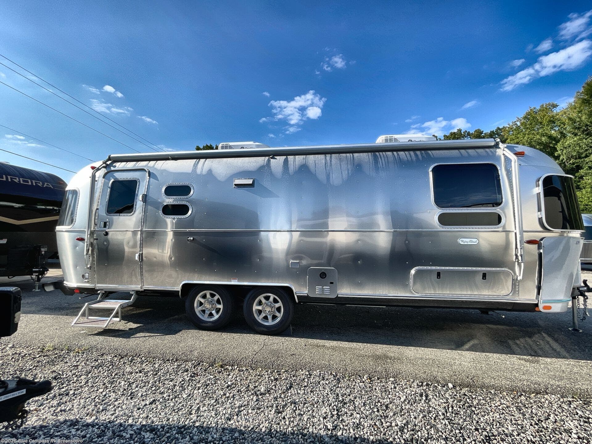 New 2027 Airstream Flying Cloud 27FB Twin available in Colfax, North Carolina