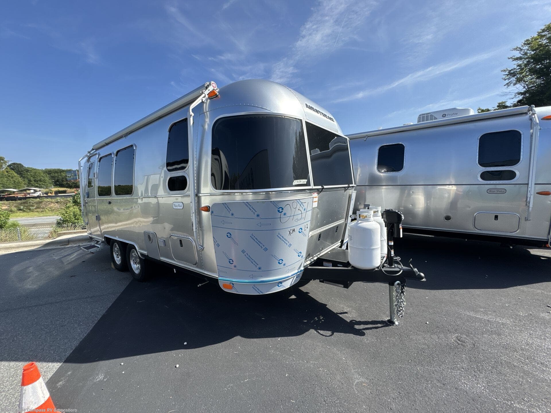 New 2027 Airstream Flying Cloud 23FB Twin available in Colfax, North Carolina