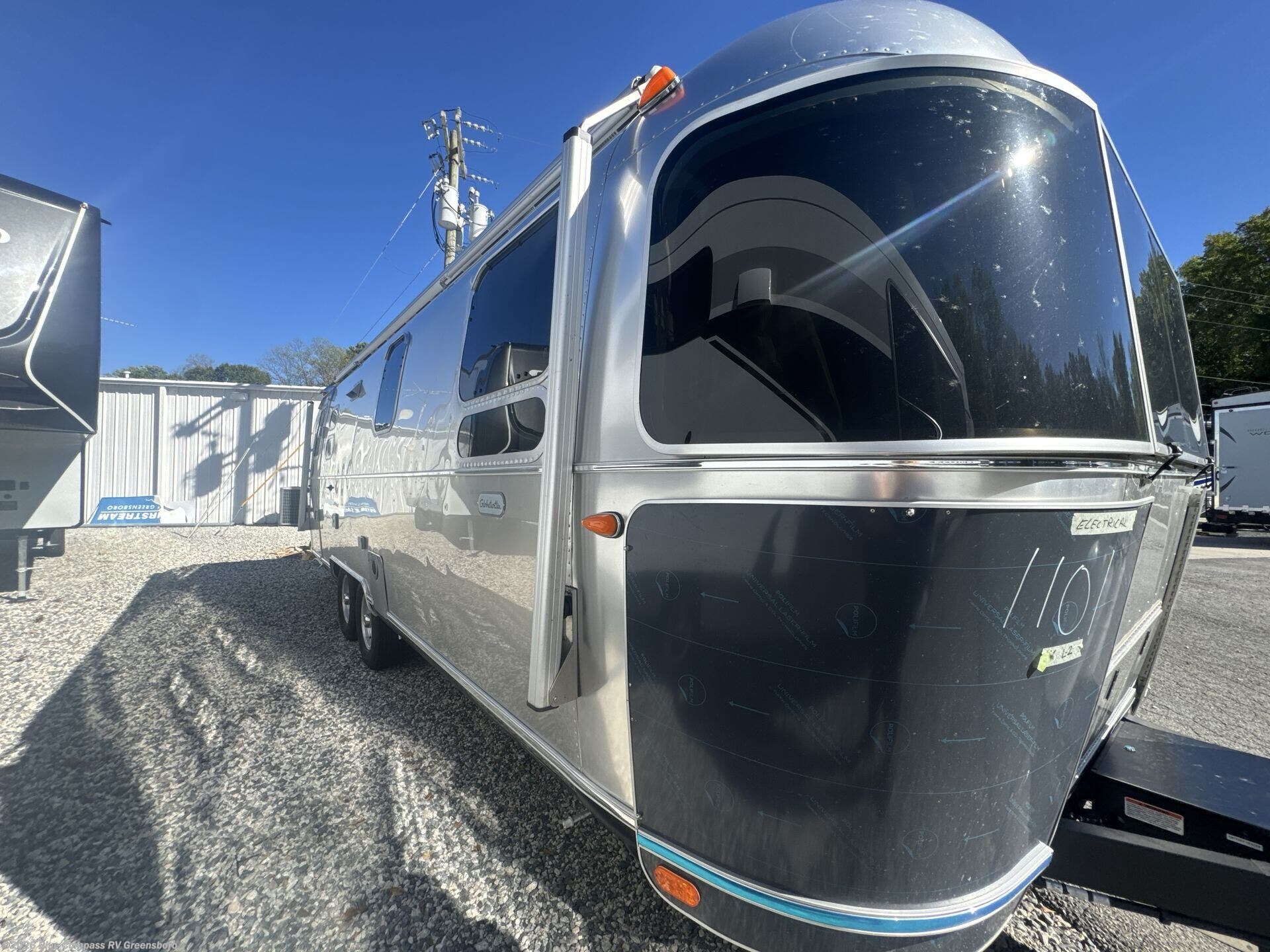 New 2027 Airstream Globetrotter 27FBQ available in Colfax, North Carolina