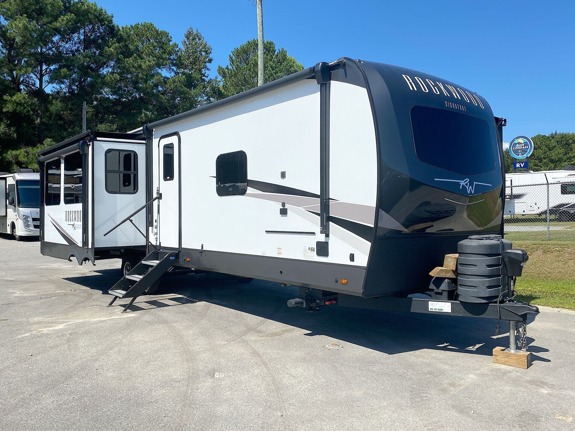 2025 Rockwood Signature 8337RL by Forest River from Blue Compass RV Greensboro in Colfax, North Carolina
