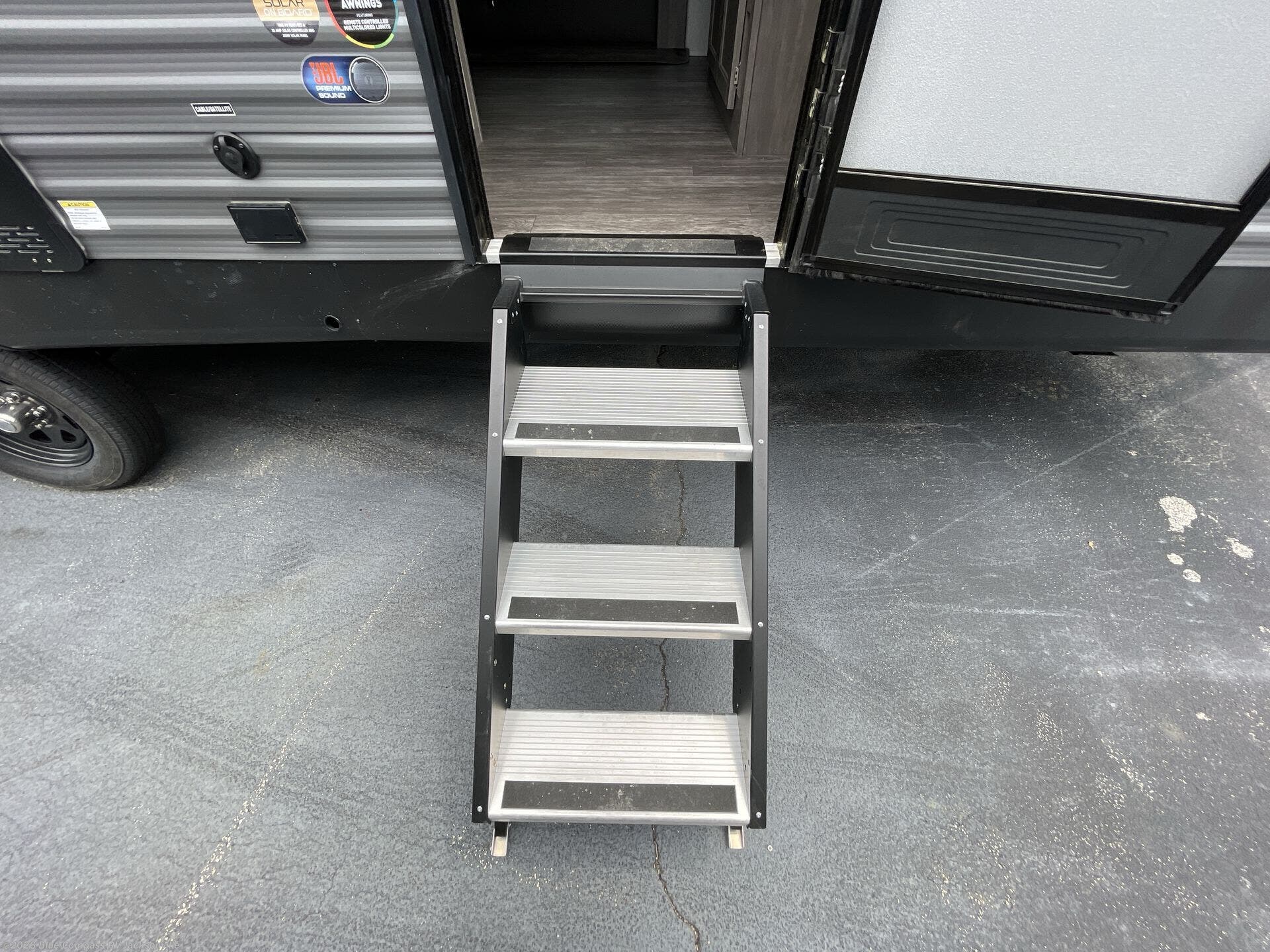 2025 Aurora Light 26BHS by Forest River from Blue Compass RV Jacksonville in Jacksonville, Florida