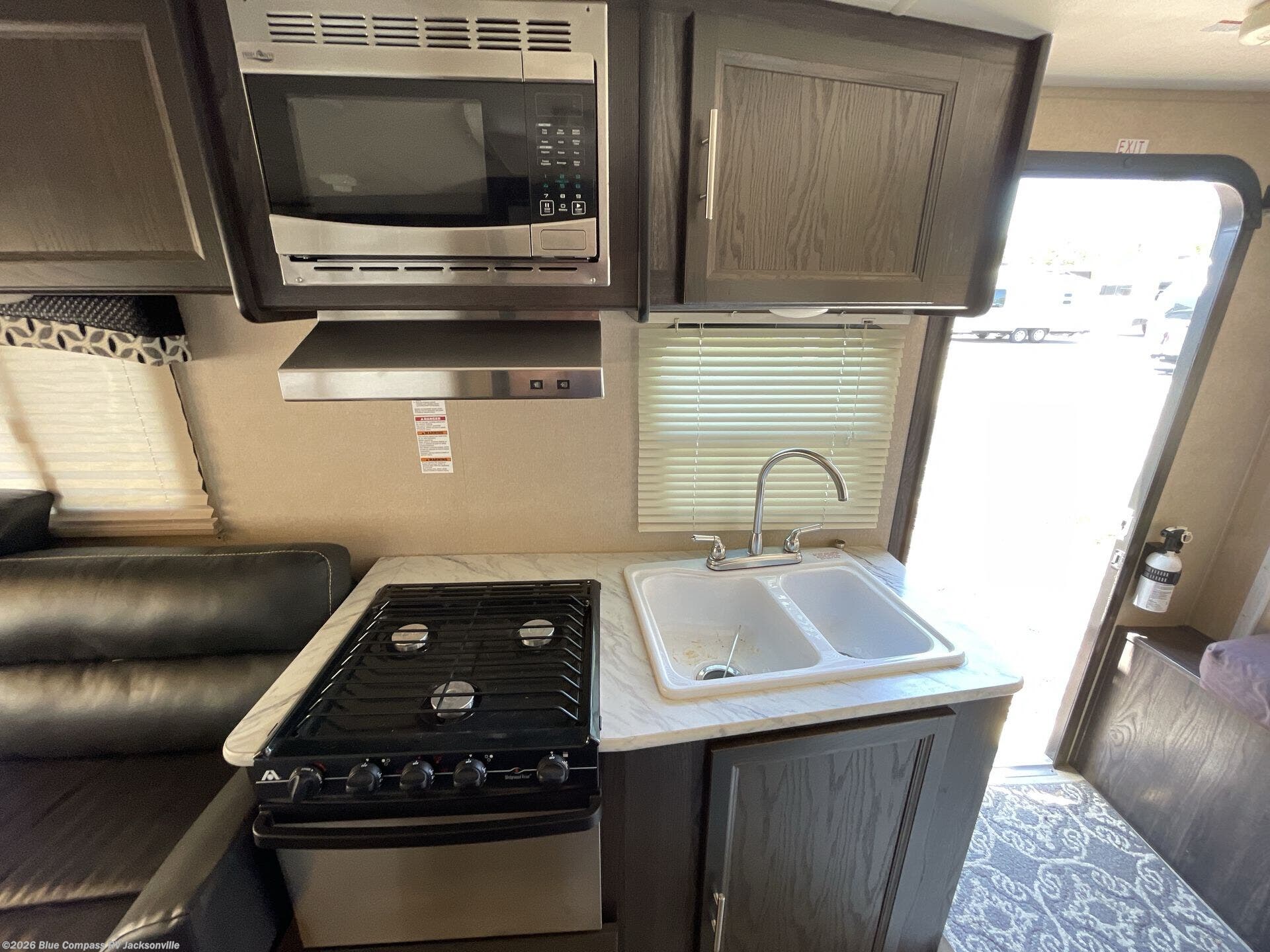 Used 2017 Dutchmen Kodiak Ultra Lite 172E available in Jacksonville, Florida