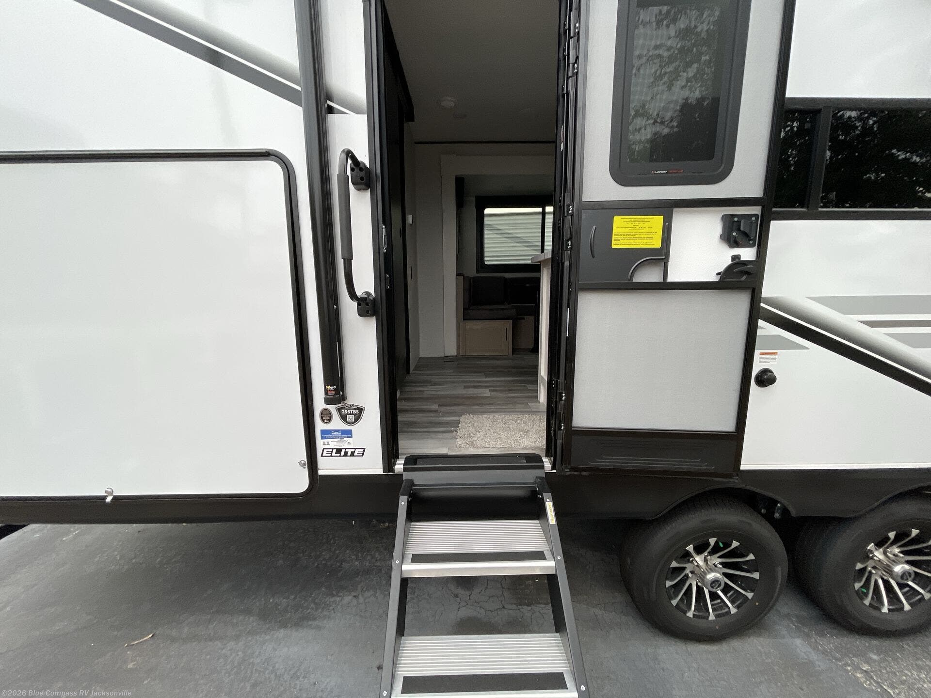 New 2026 Jayco Jay Flight SLX 295TBS available in Jacksonville, Florida