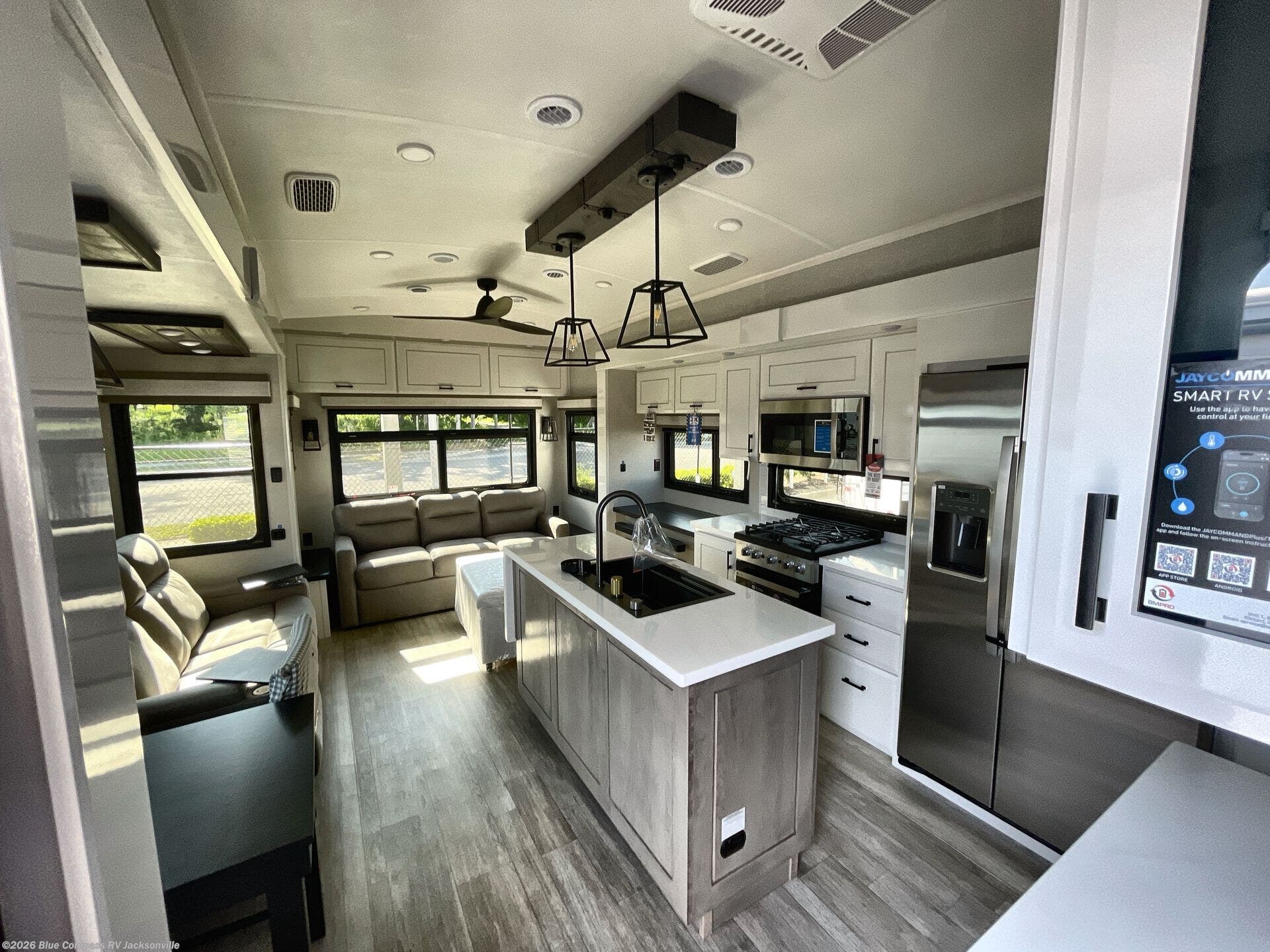 New 2026 Jayco Pinnacle 32RLTS available in Jacksonville, Florida