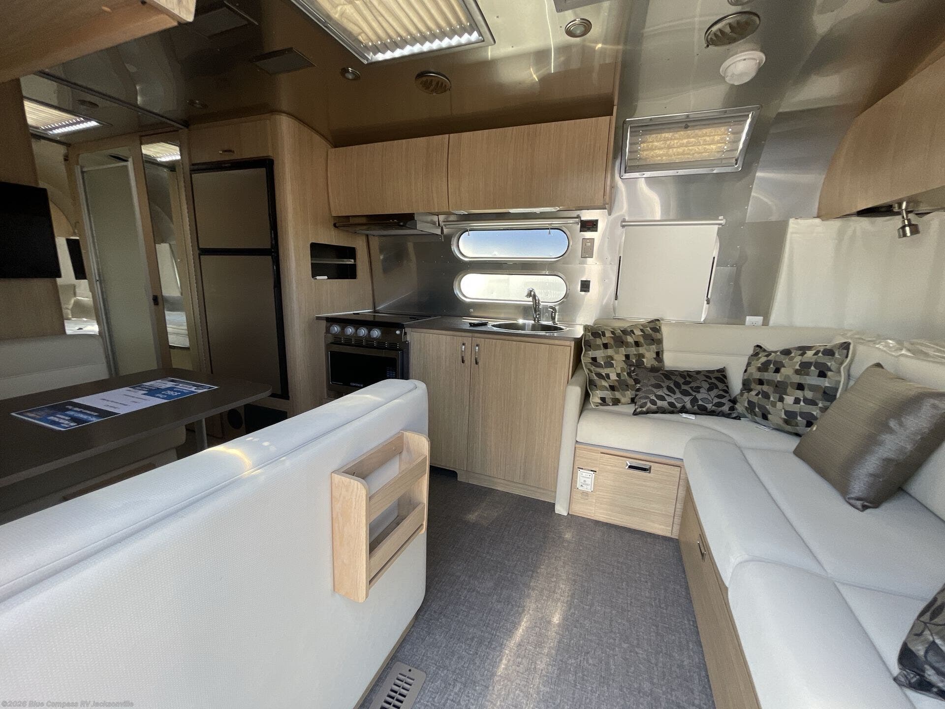 Used 2020 Airstream Flying Cloud 28rbt available in Jacksonville, Florida