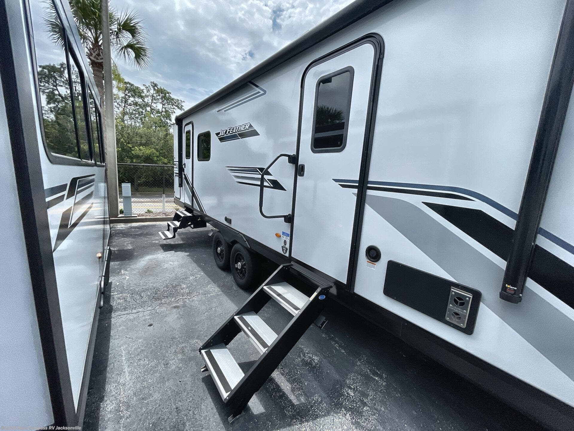 2026 Jay Feather 26FK by Jayco from Blue Compass RV Jacksonville in Jacksonville, Florida