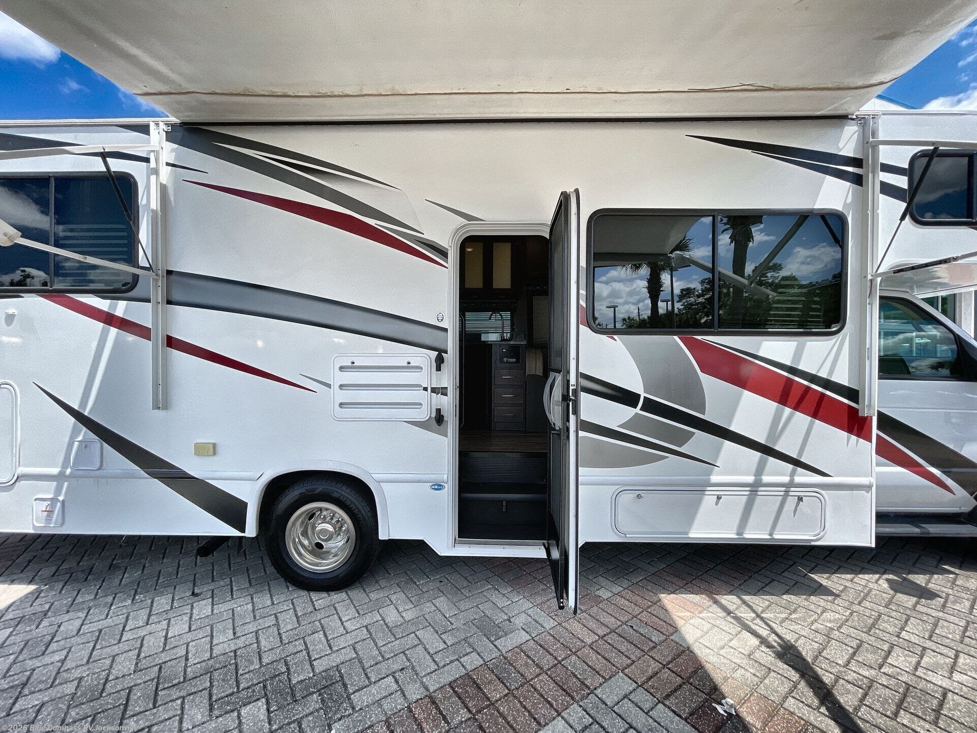 2024 Four Winds 28A by Thor Motor Coach from Blue Compass RV Jacksonville in Jacksonville, Florida