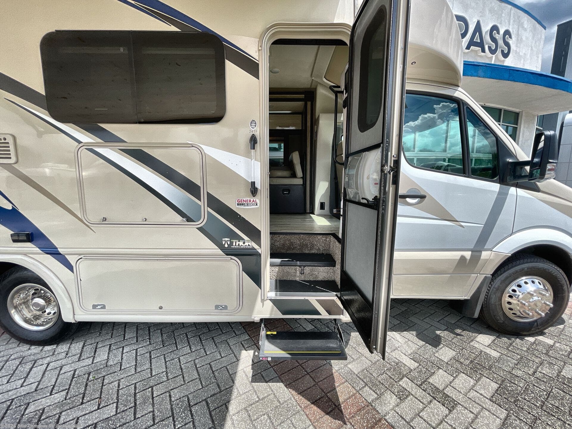 Used 2019 Thor Motor Coach Gemini 24TF available in Jacksonville, Florida