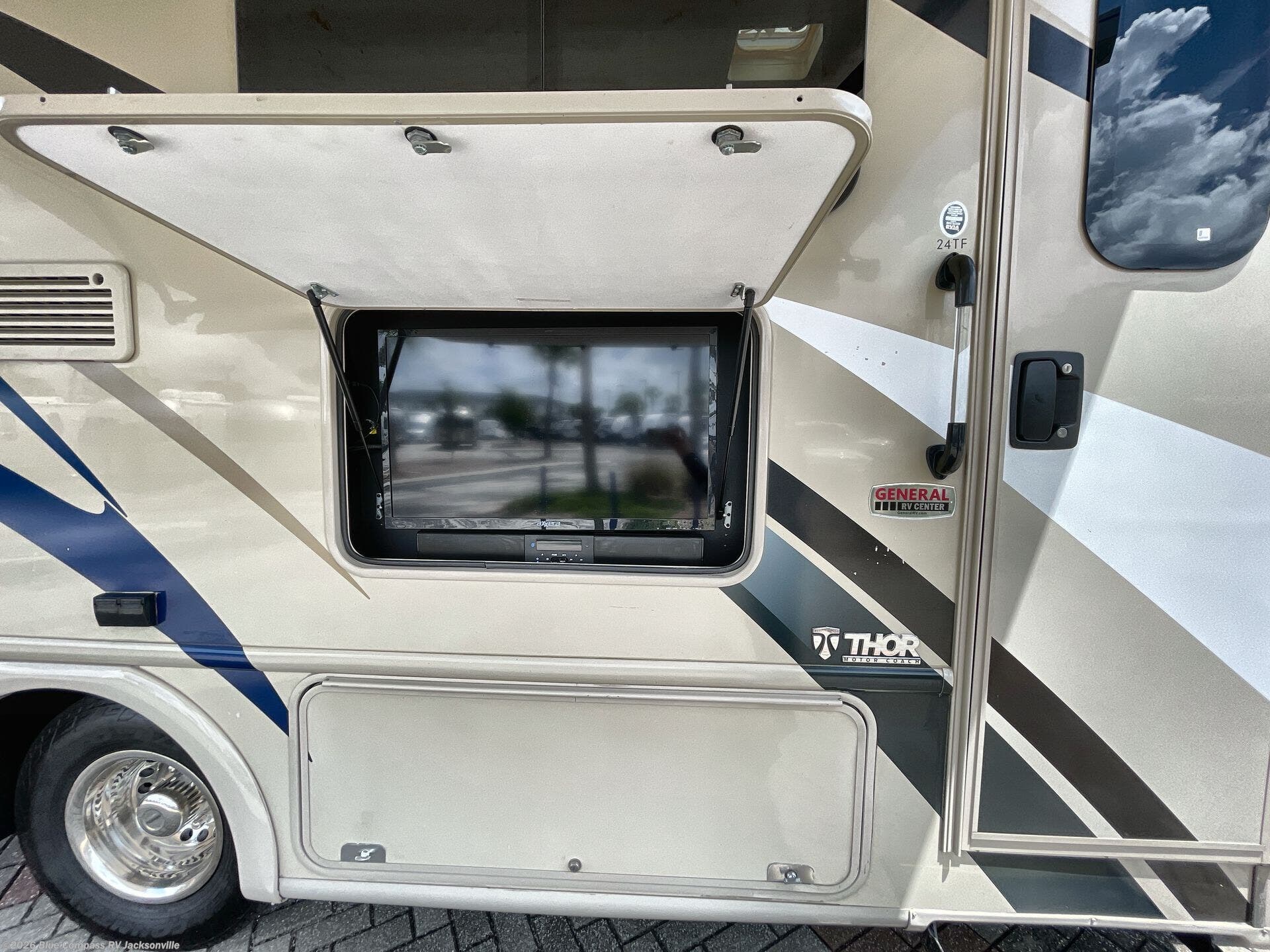 2019 Gemini 24TF by Thor Motor Coach from Blue Compass RV Jacksonville in Jacksonville, Florida