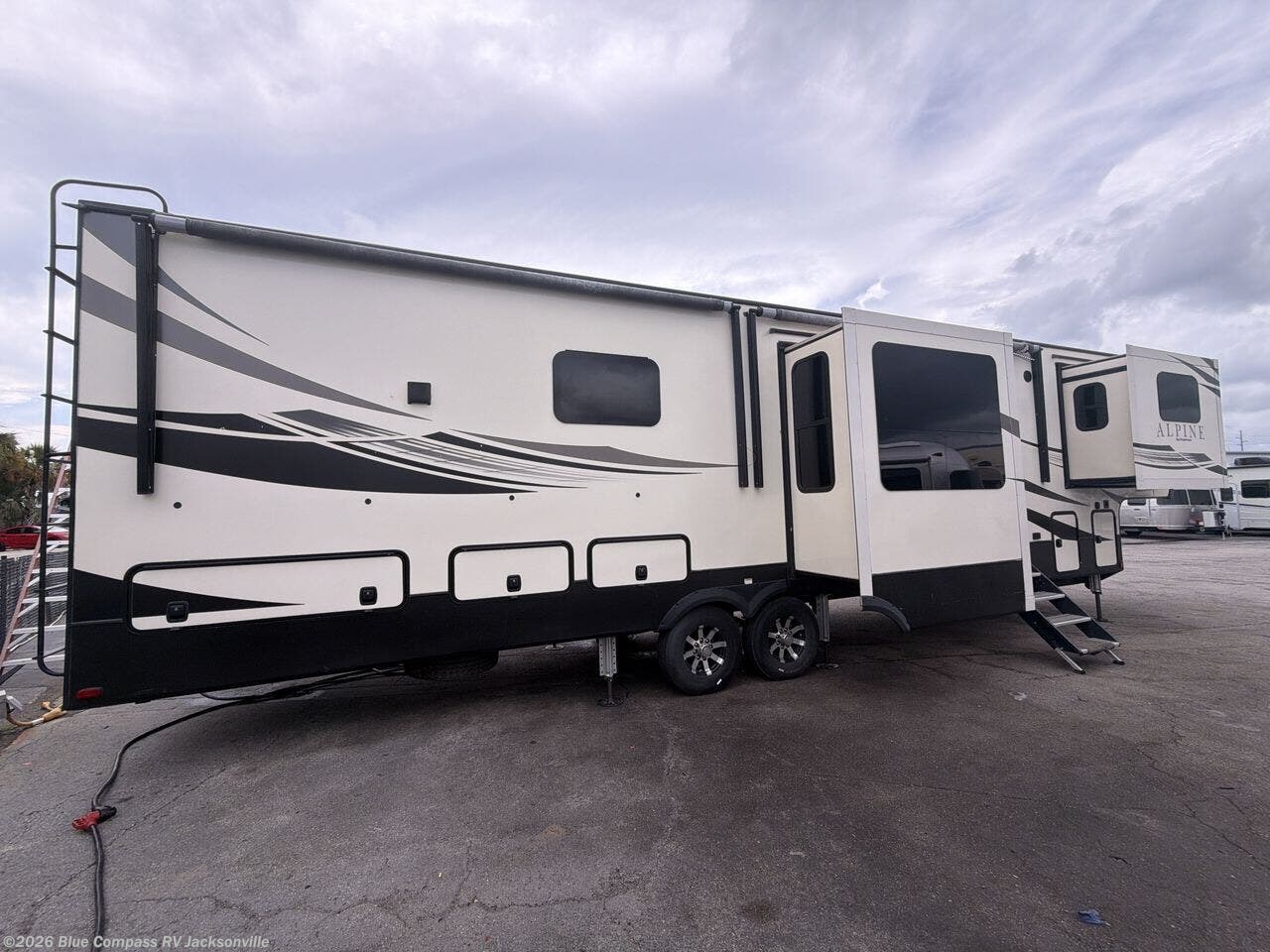 2019 Alpine 3700FL by Keystone from Blue Compass RV Jacksonville in Jacksonville, Florida