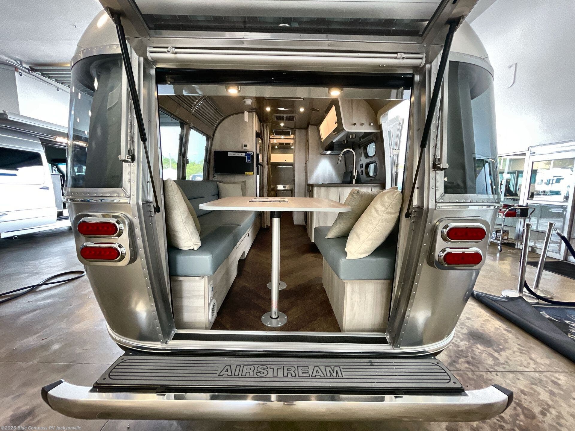 2027 International 27FB Twin by Airstream from Blue Compass RV Jacksonville in Jacksonville, Florida