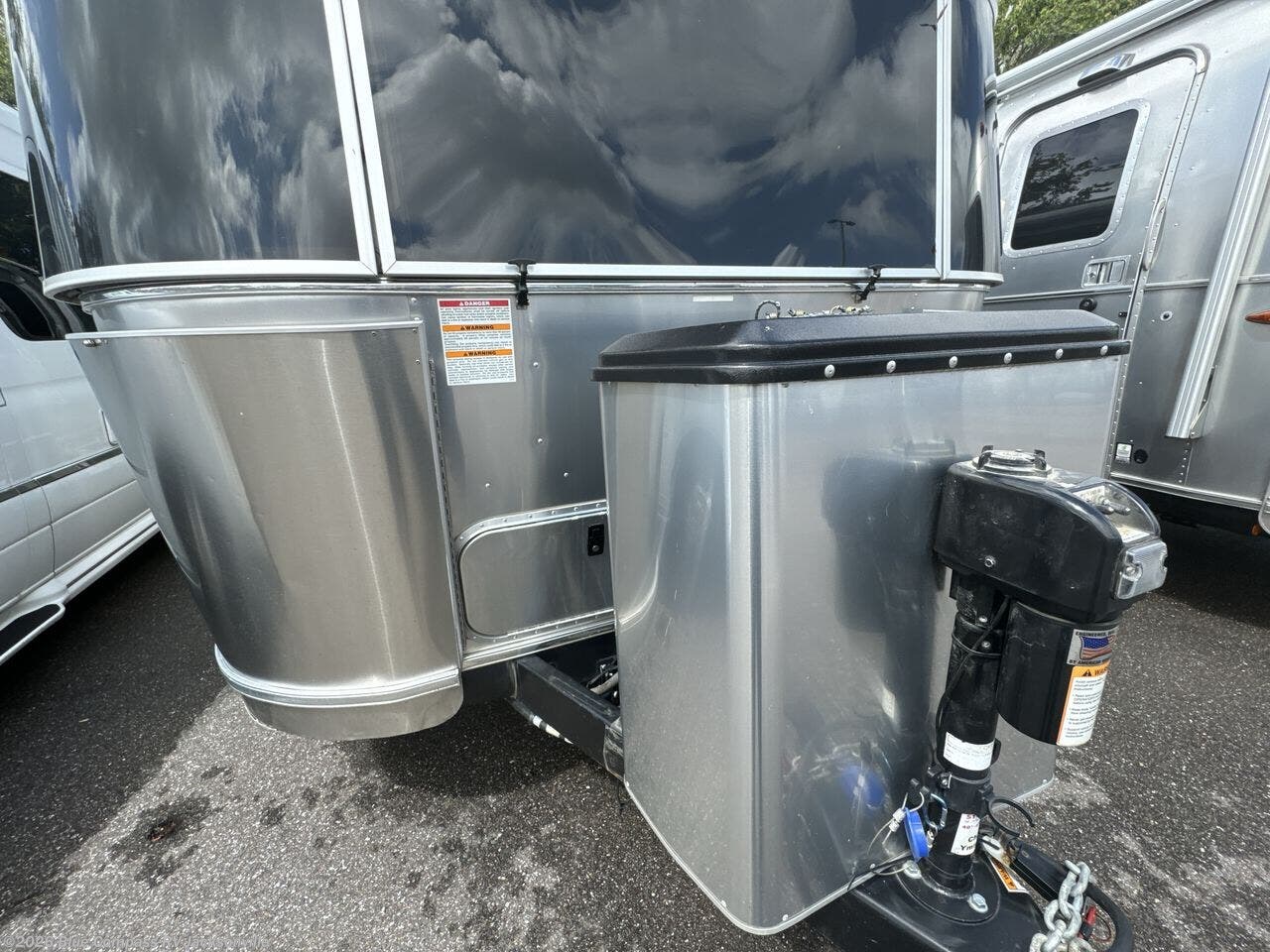 2022 Globetrotter 23FB Twin by Airstream from Blue Compass RV Jacksonville in Jacksonville, Florida