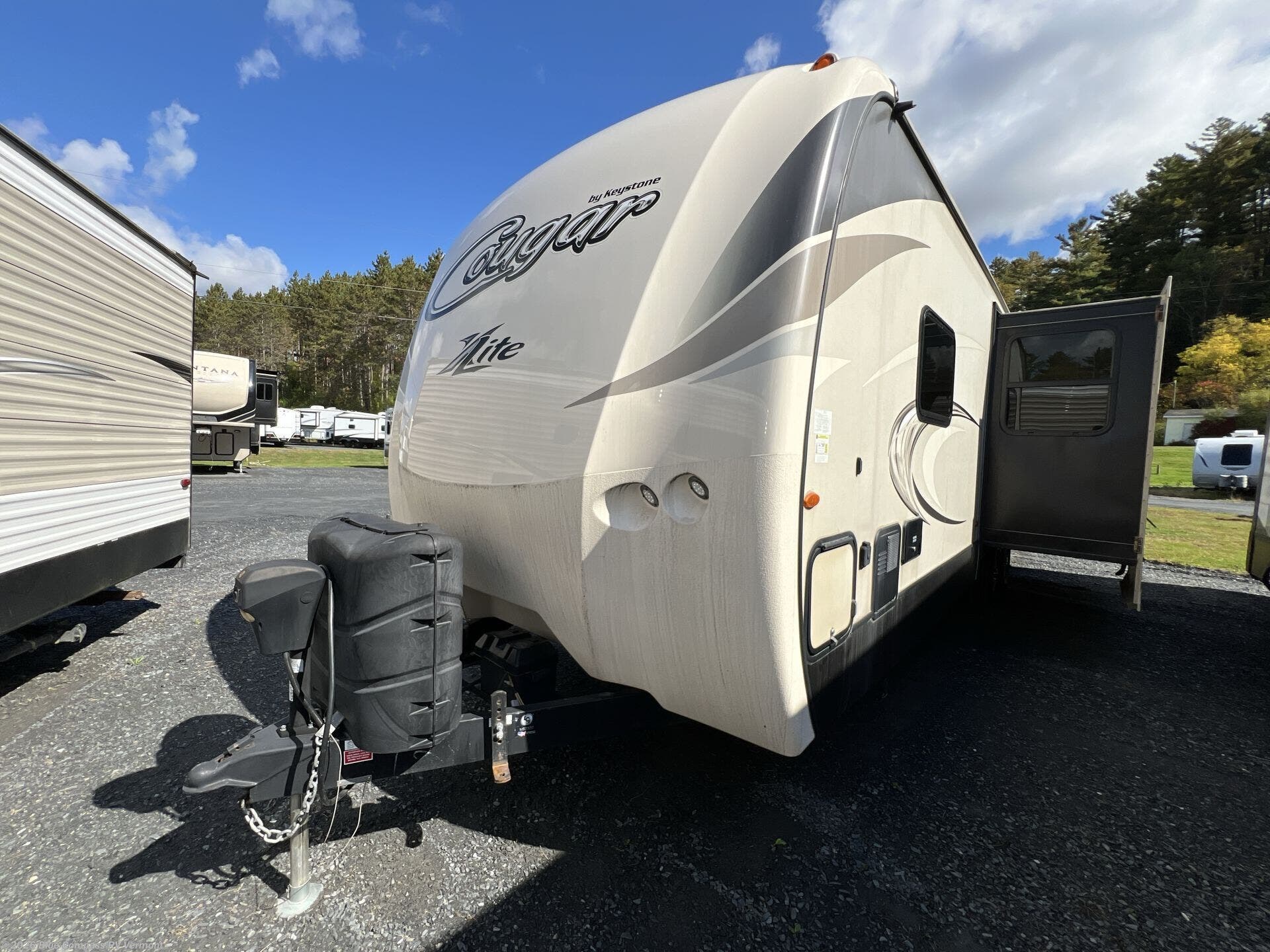 2017 Cougar X-Lite 29BHS by Keystone from Blue Compass RV Vermont in East Montpelier, Vermont