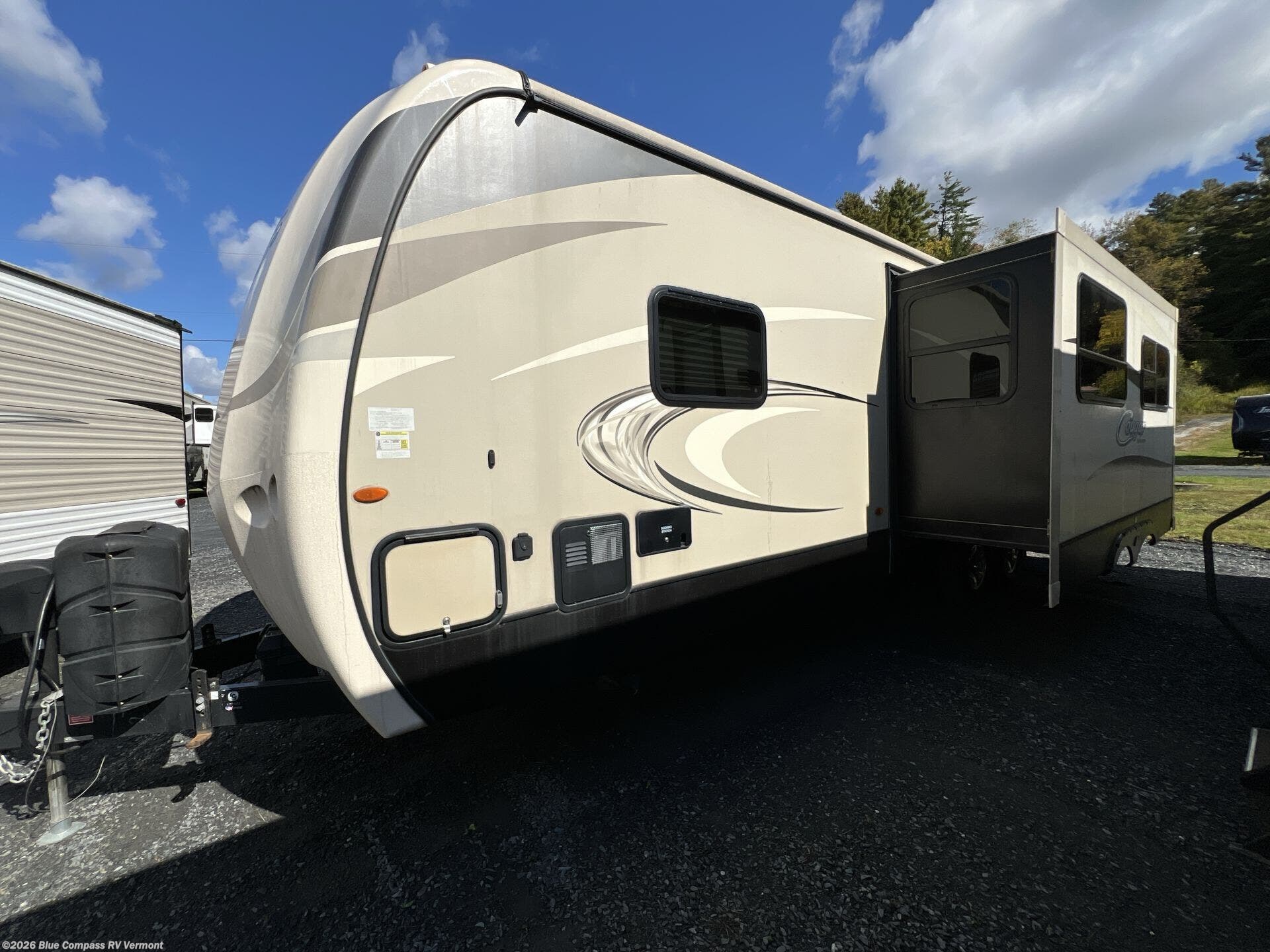 Used 2017 Keystone Cougar X-Lite 29BHS available in East Montpelier, Vermont