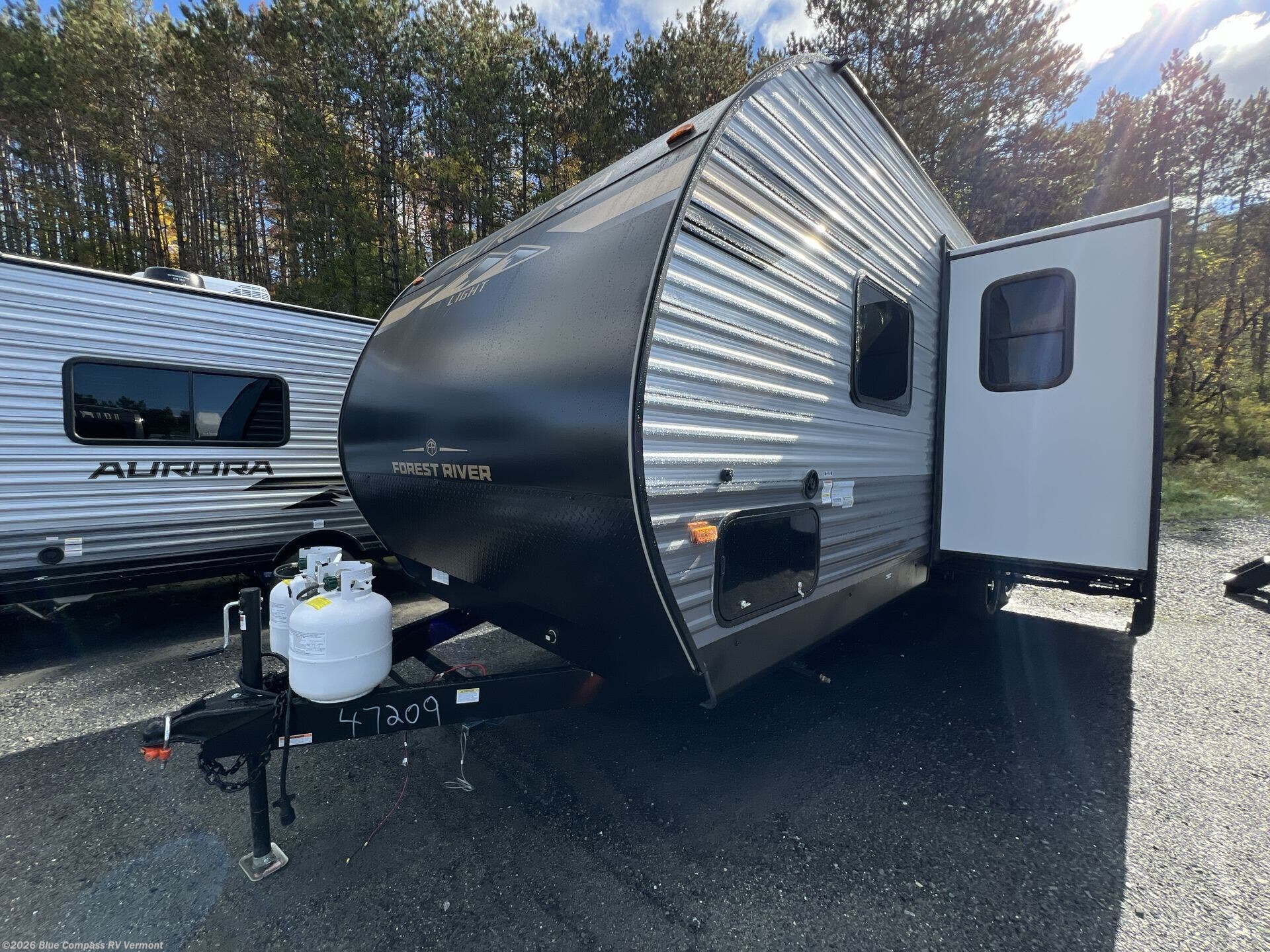 2026 Aurora Light 26BHS by Forest River from Blue Compass RV Vermont in East Montpelier, Vermont