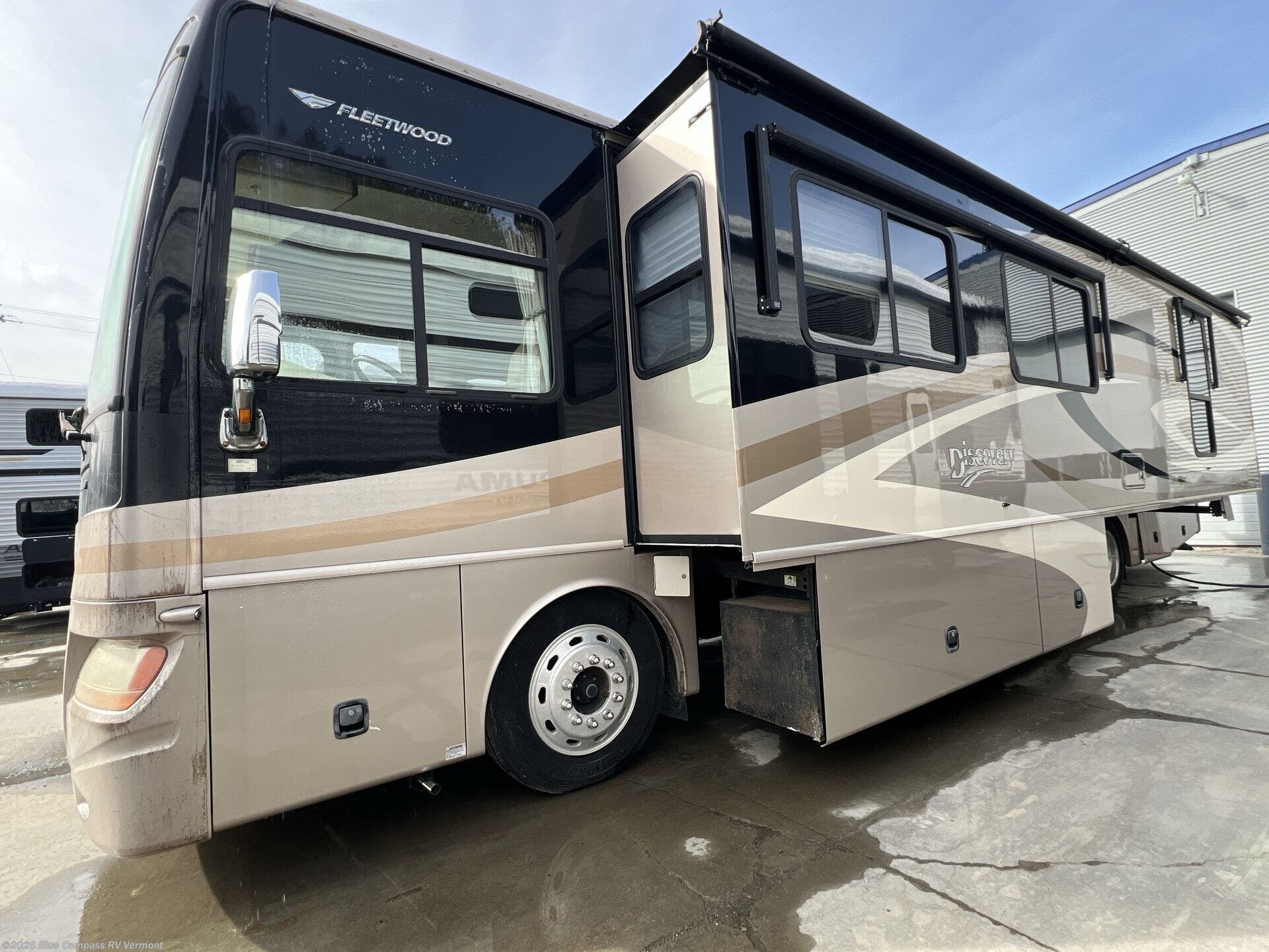 2008 Discovery 39R by Fleetwood from Blue Compass RV Vermont in East Montpelier, Vermont