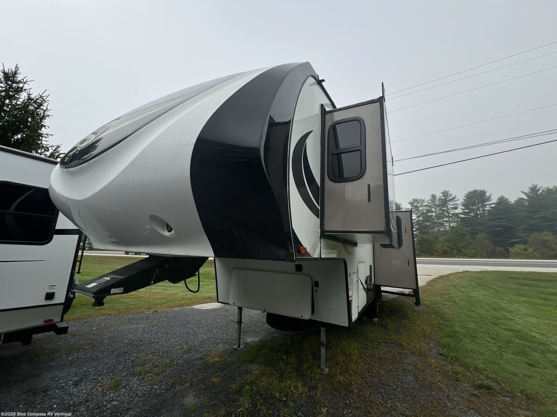 2015 Sundance 2880RLT by Heartland from Blue Compass RV Vermont in East Montpelier, Vermont