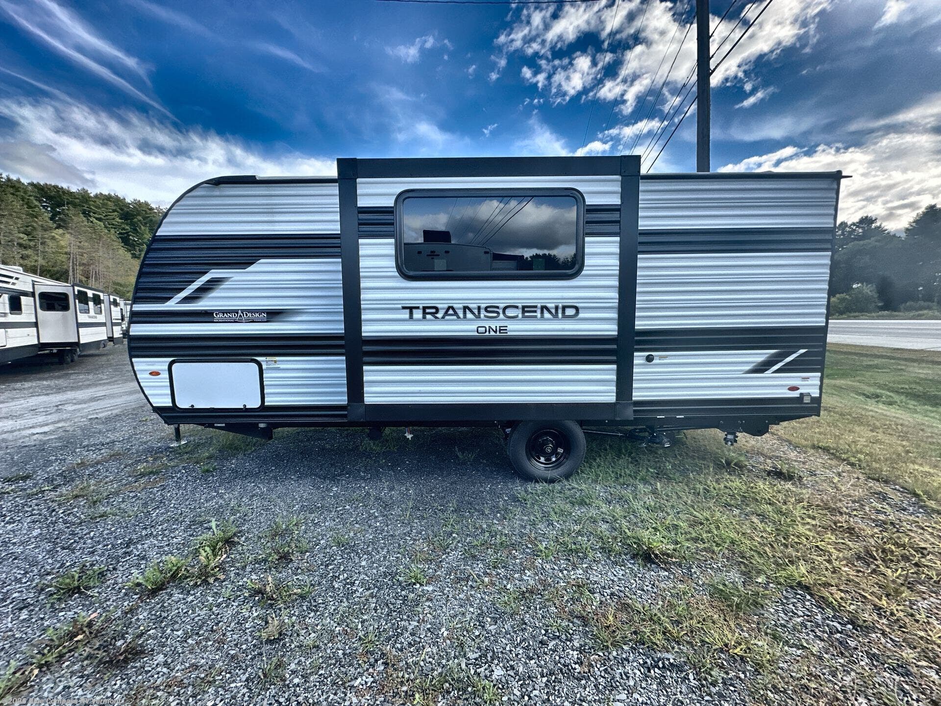 2027 Transcend One 161DB by Grand Design from Blue Compass RV Vermont in East Montpelier, Vermont