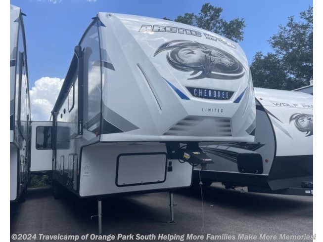 New 2022 Cherokee ARCTIC WOLF 3660SUITE available in Jacksonville, Florida