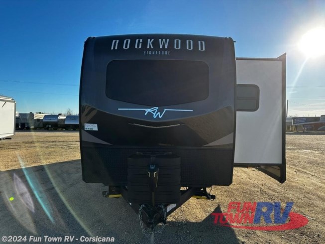 2023 Rockwood Signature 8336BH by Forest River from Fun Town RV - Corsicana in Corsicana, Texas