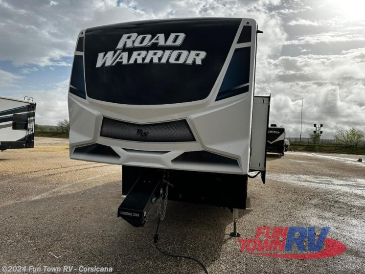 Used 2022 Heartland Road Warrior 375- available in Corsicana, Texas