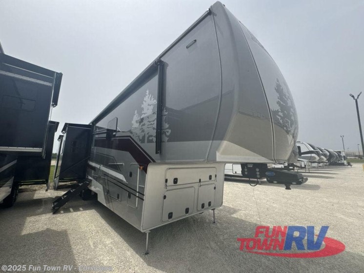 New 2025 Redwood RV Redwood 415RD available in Corsicana, Texas