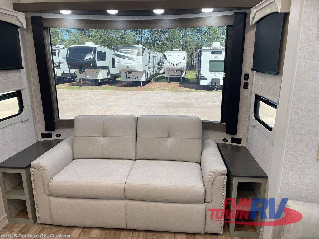 2025 Regency 3721FDB by Redwood RV from Fun Town RV - Corsicana in Corsicana, Texas