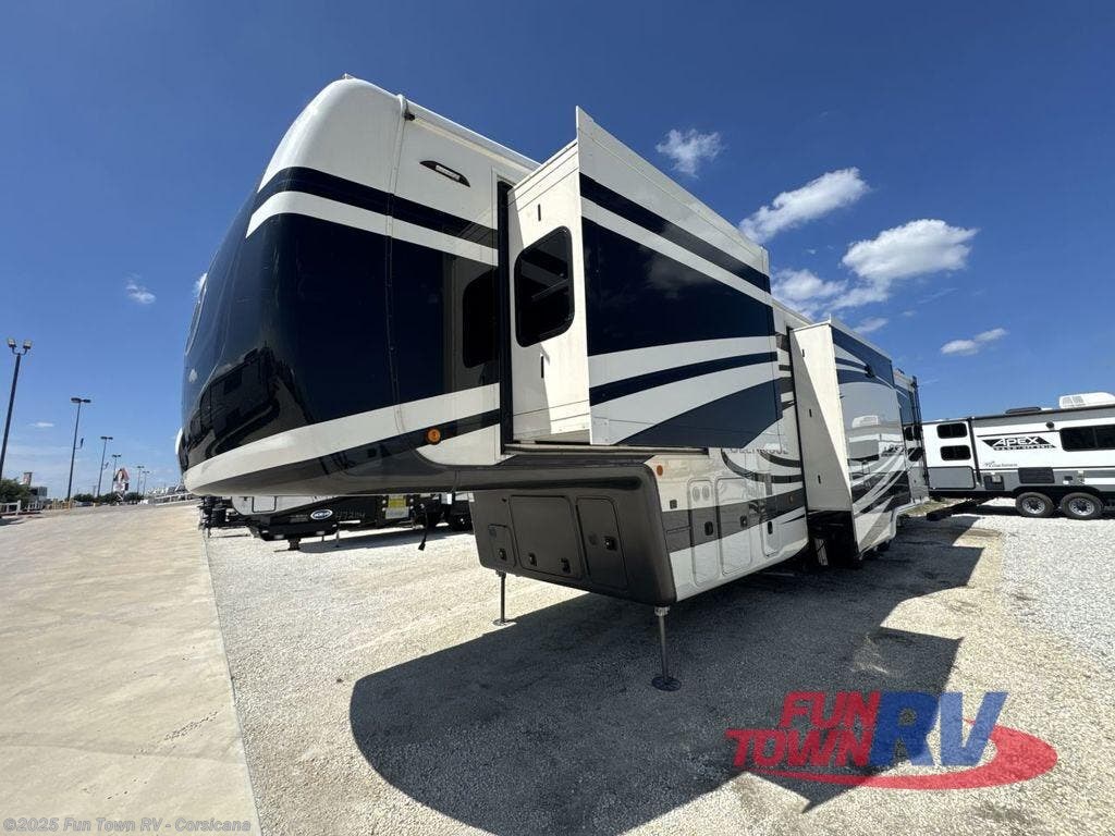 2021 FullHouse LX455 by DRV from Fun Town RV - Corsicana in Corsicana, Texas