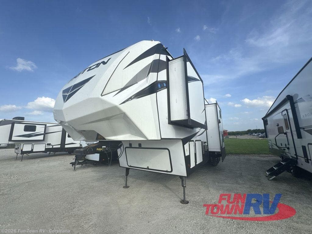 2019 Triton 3951 by Dutchmen from Fun Town RV - Corsicana in Corsicana, Texas