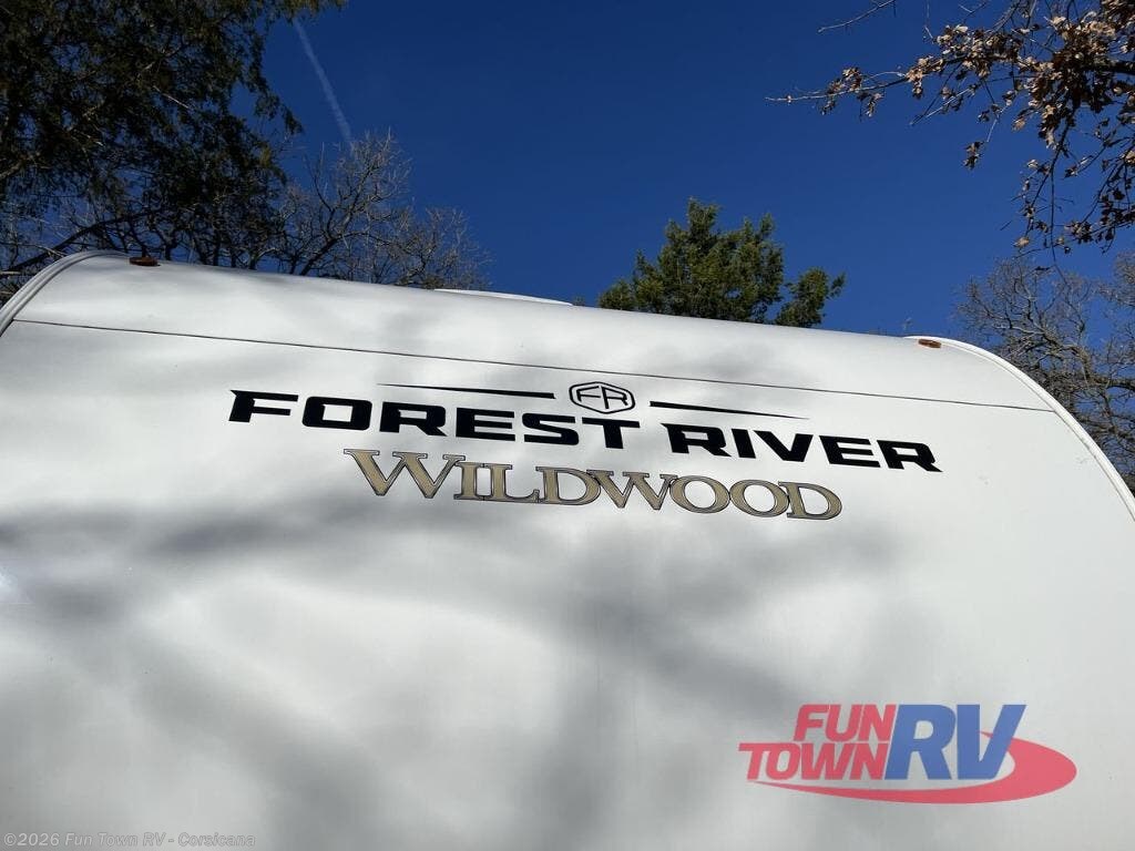 2025 Wildwood 32VERANDA by Forest River from Fun Town RV - Corsicana in Corsicana, Texas