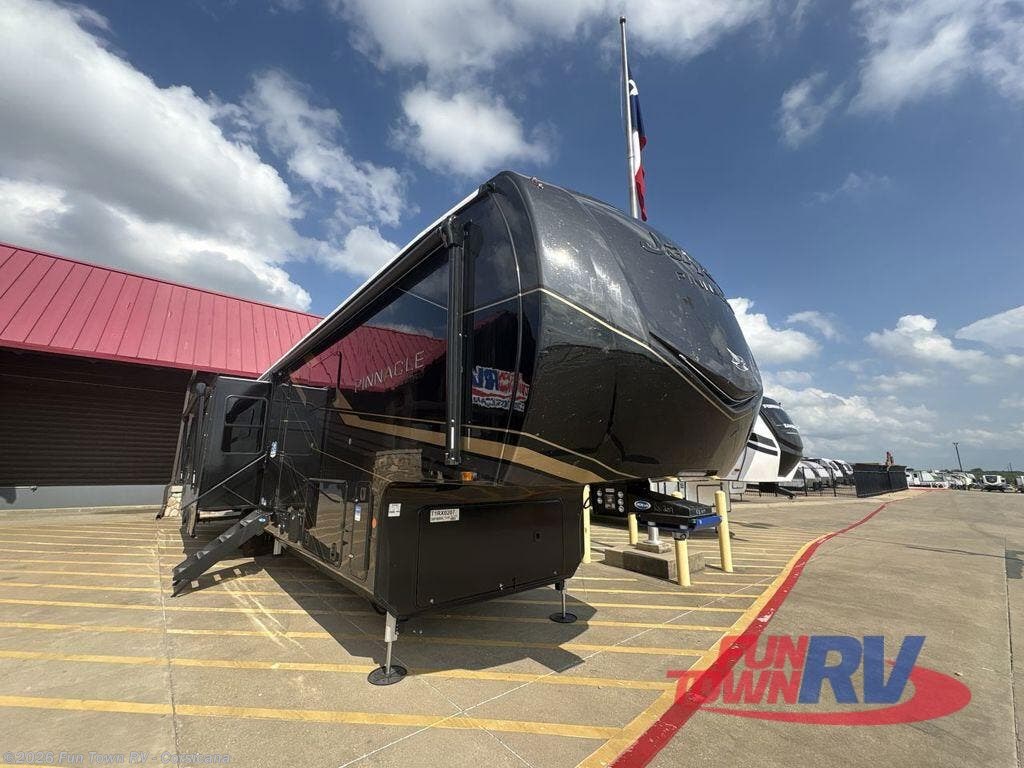 2026 Pinnacle 38FBRK by Jayco from Fun Town RV - Corsicana in Corsicana, Texas