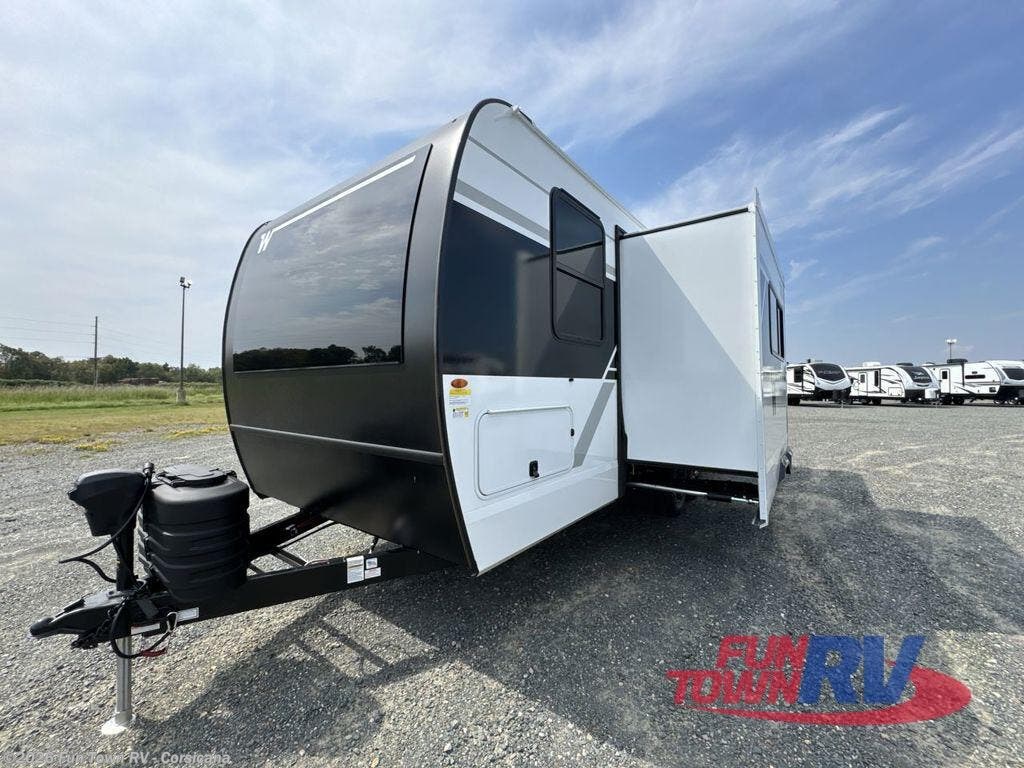 2026 Thrive 22MBH by Winnebago from Fun Town RV - Corsicana in Corsicana, Texas