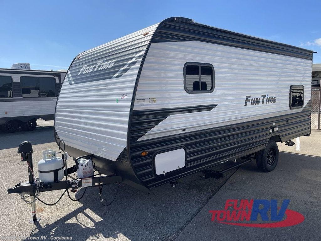 2026 Fun Time 185BH by CrossRoads from Fun Town RV - Corsicana in Corsicana, Texas