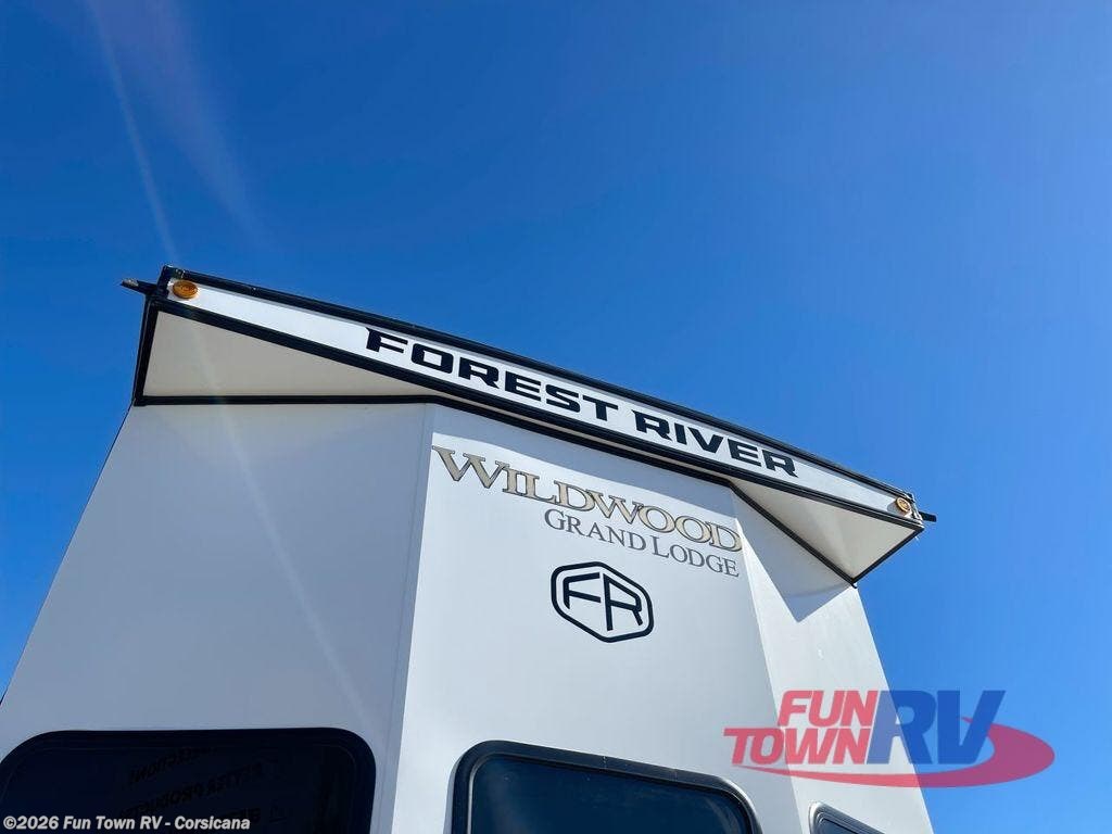 2025 Wildwood Grand Lodge 42VERANDA by Forest River from Fun Town RV - Corsicana in Corsicana, Texas