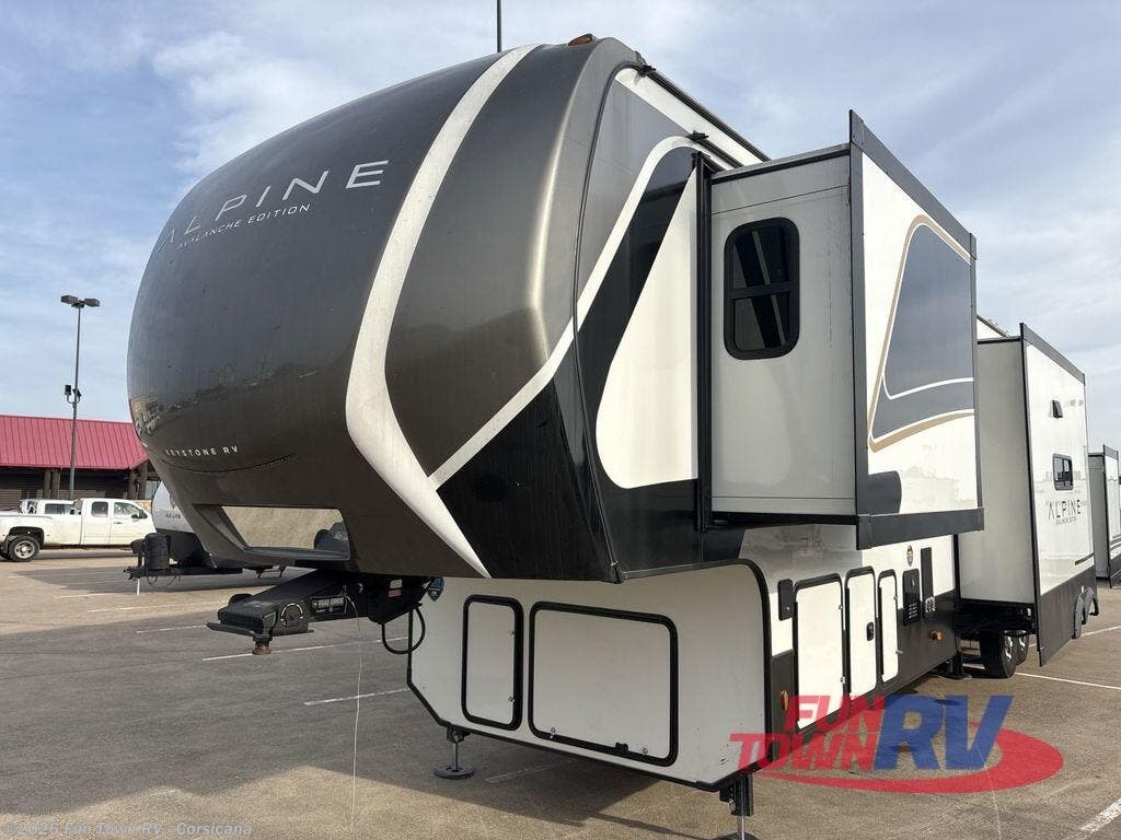 Used 2024 Keystone Avalanche 390DS available in Corsicana, Texas