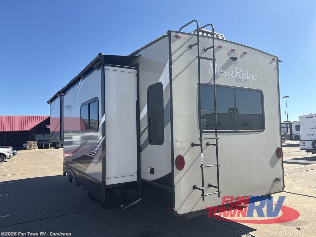 Used 2022 Highland Ridge Mesa Ridge 264RLS available in Corsicana, Texas