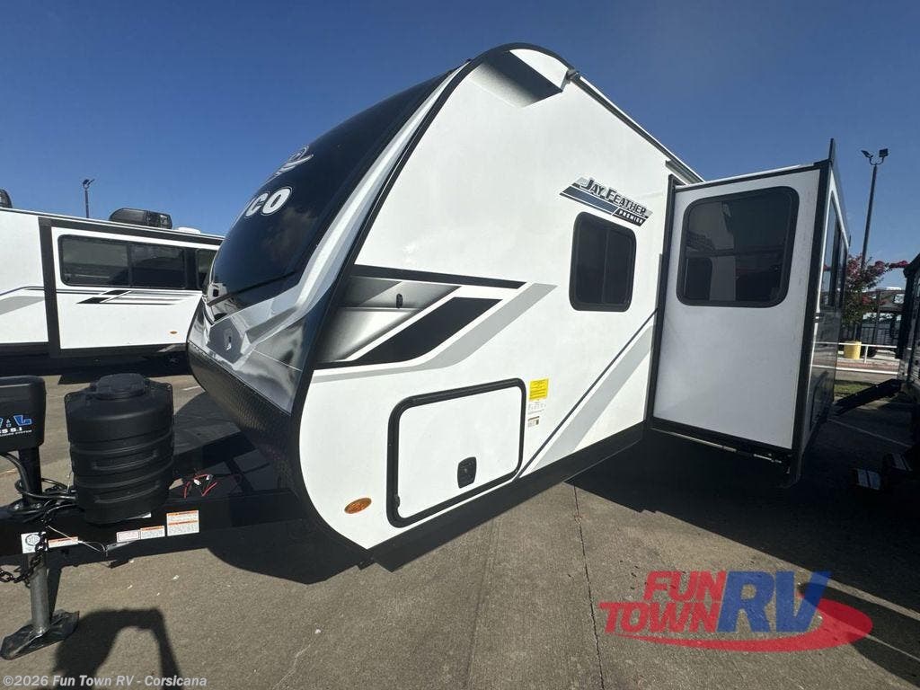 2026 Jay Feather 27BH by Jayco from Fun Town RV - Corsicana in Corsicana, Texas