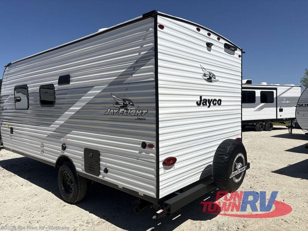 New 2026 Jayco Jay Flight SLX 175FQ available in Corsicana, Texas